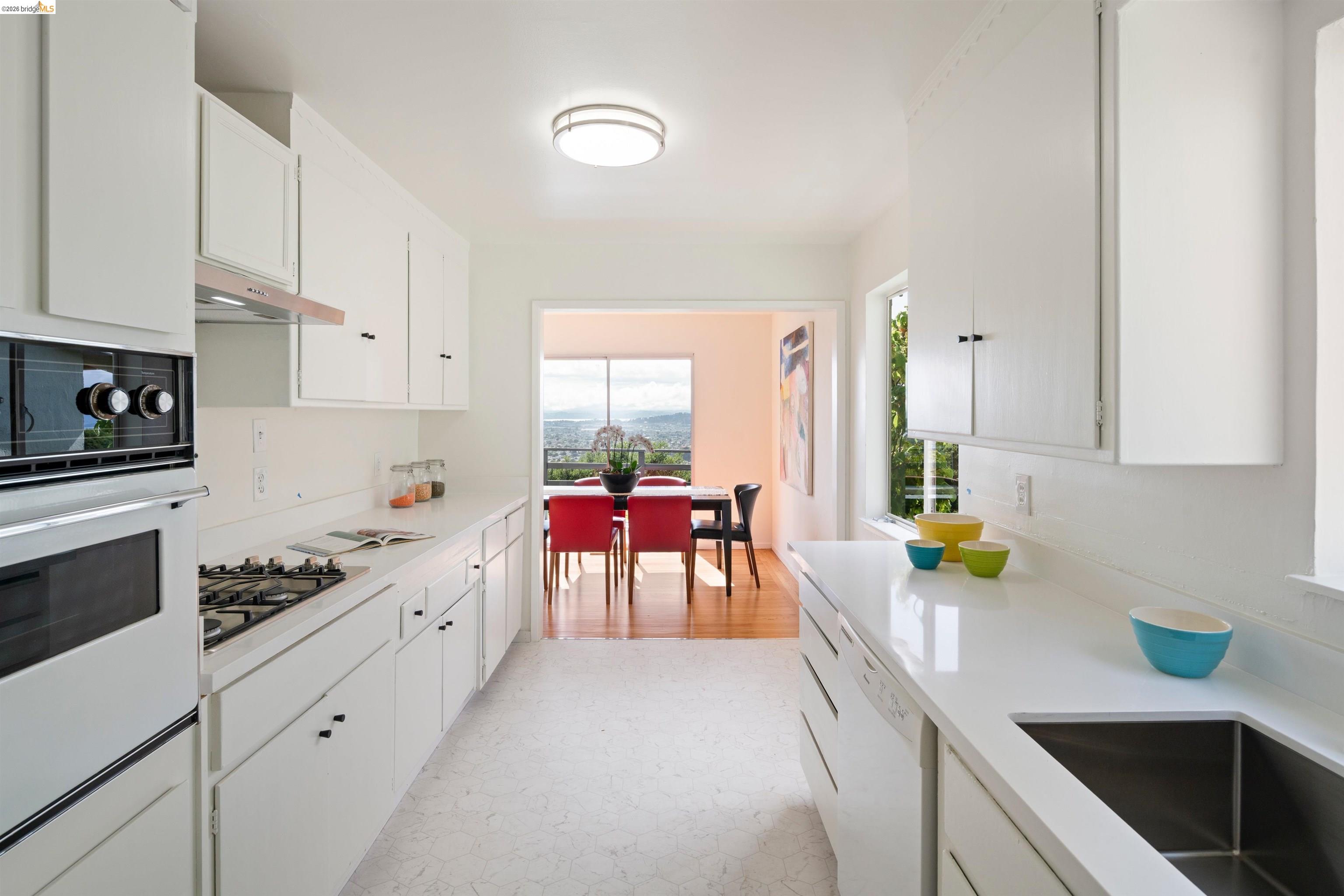 5941 Harbor View Ave