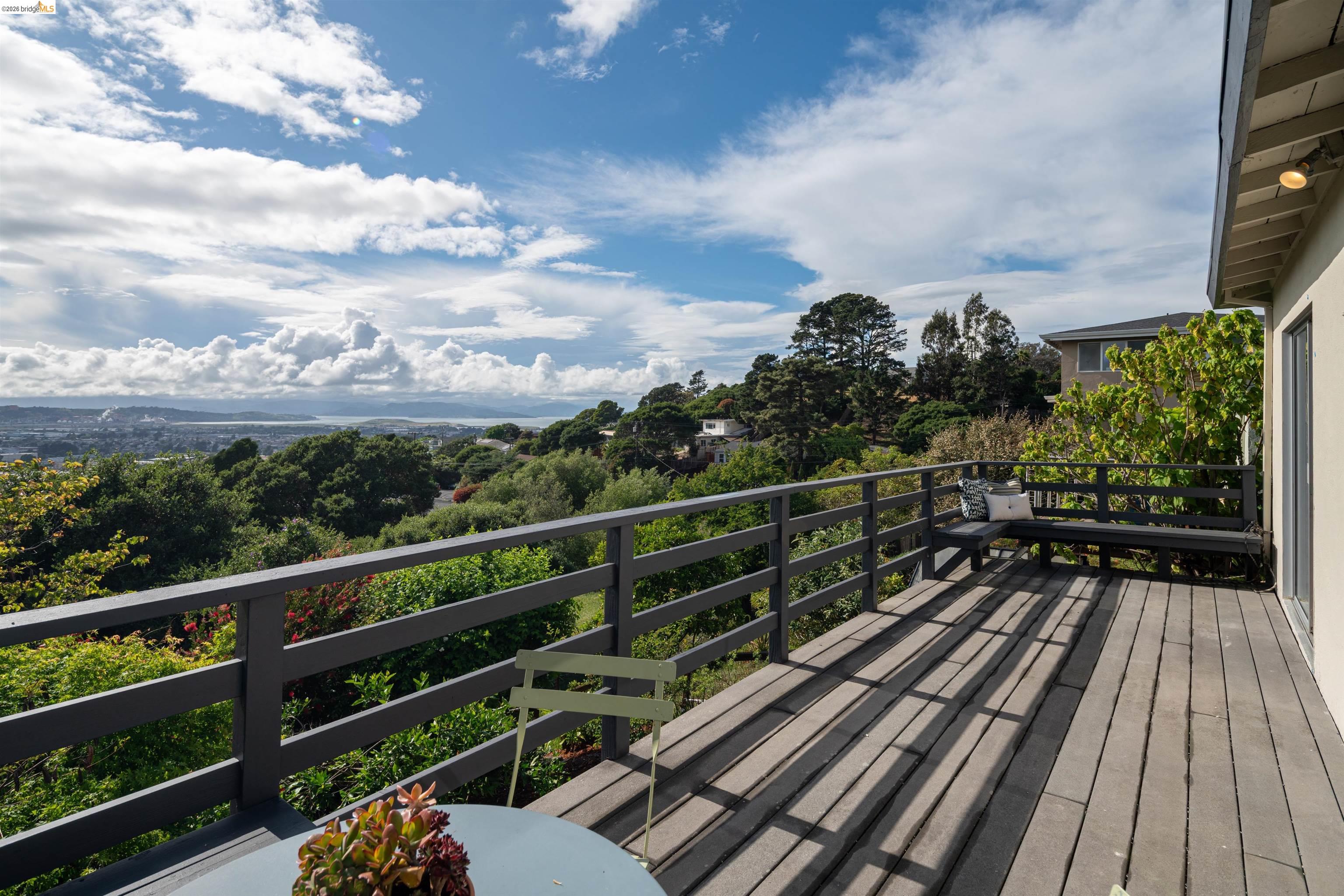 5941 Harbor View Ave