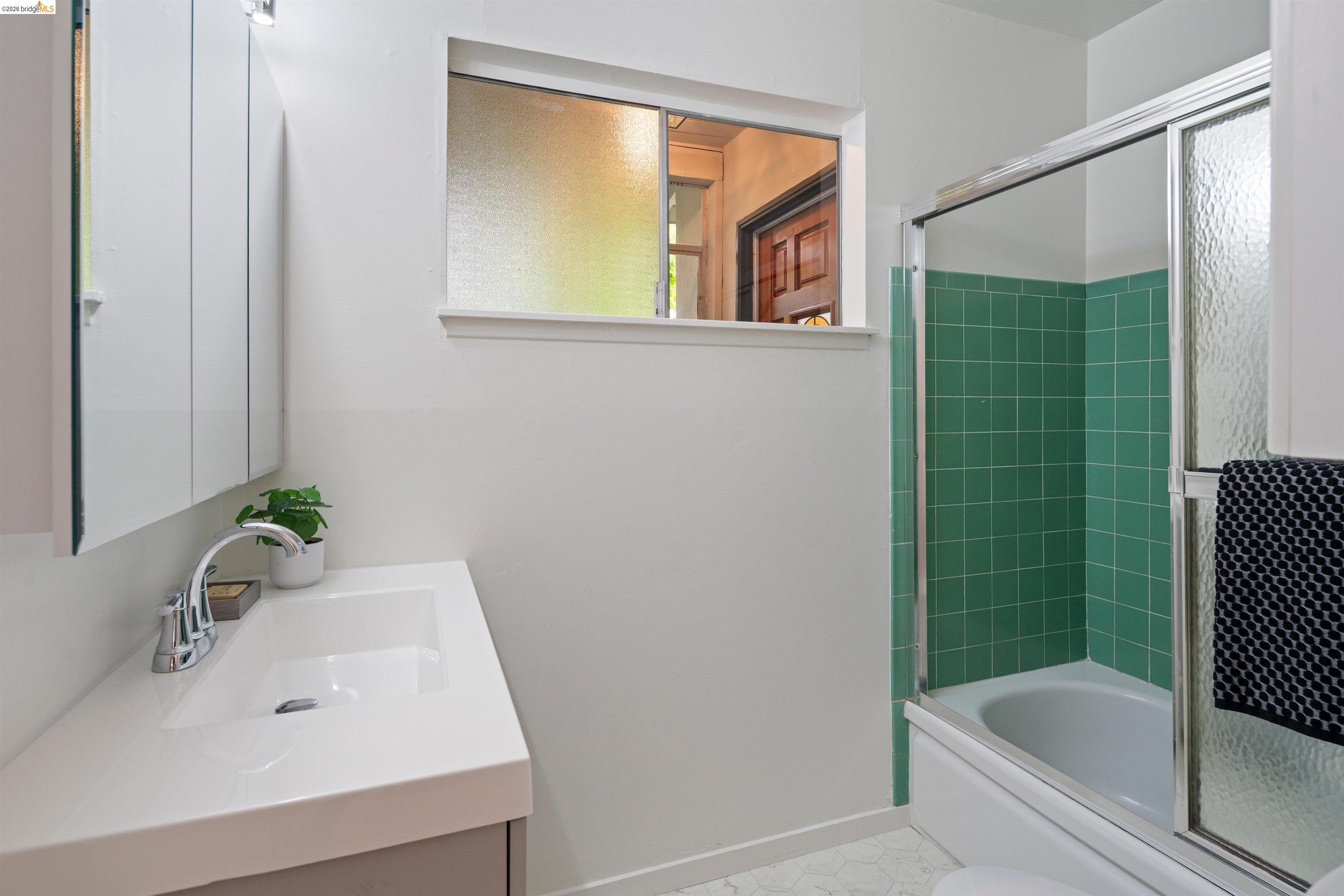 5941 Harbor View Ave