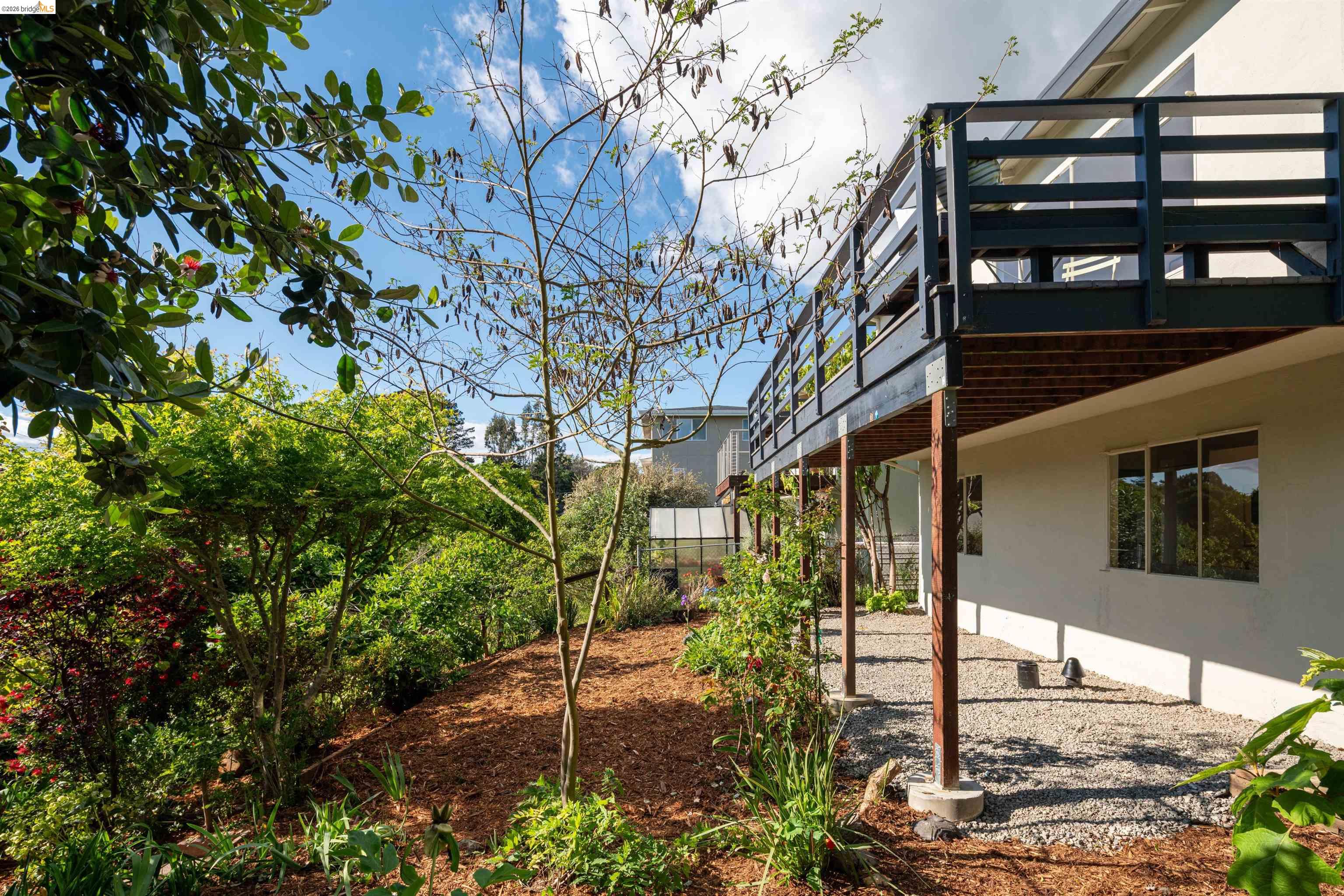 5941 Harbor View Ave