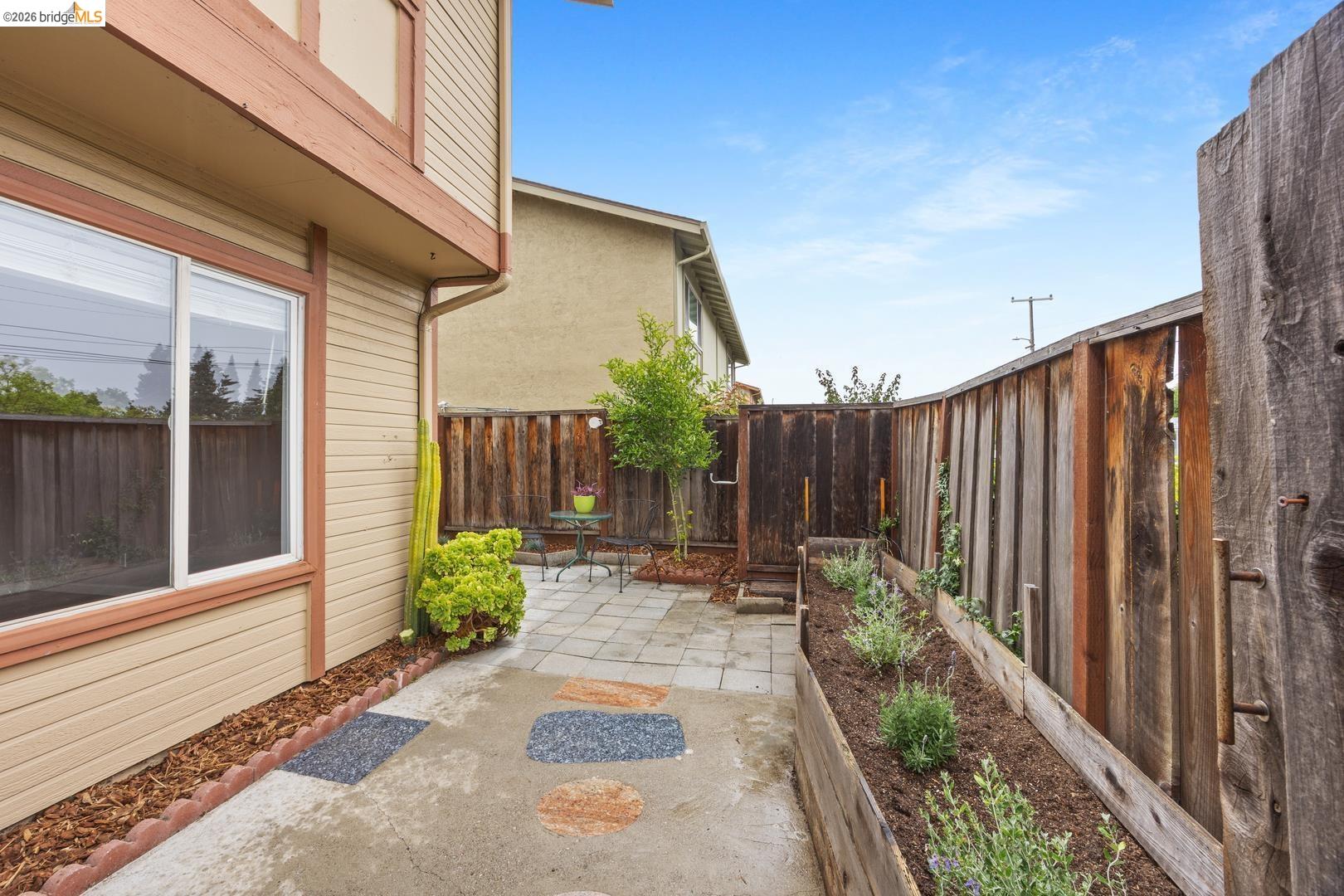 43 Paseo Grande APT A