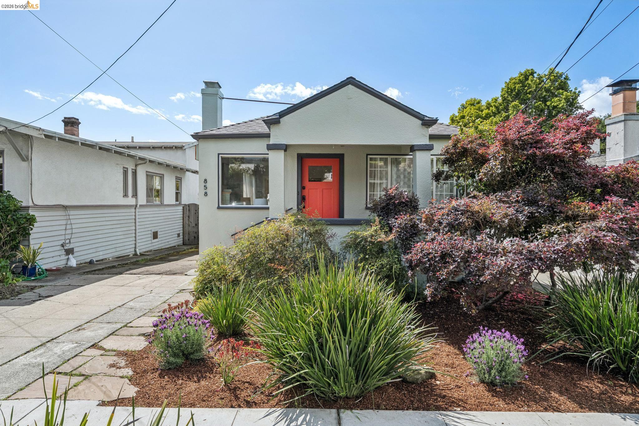858 Neilson St