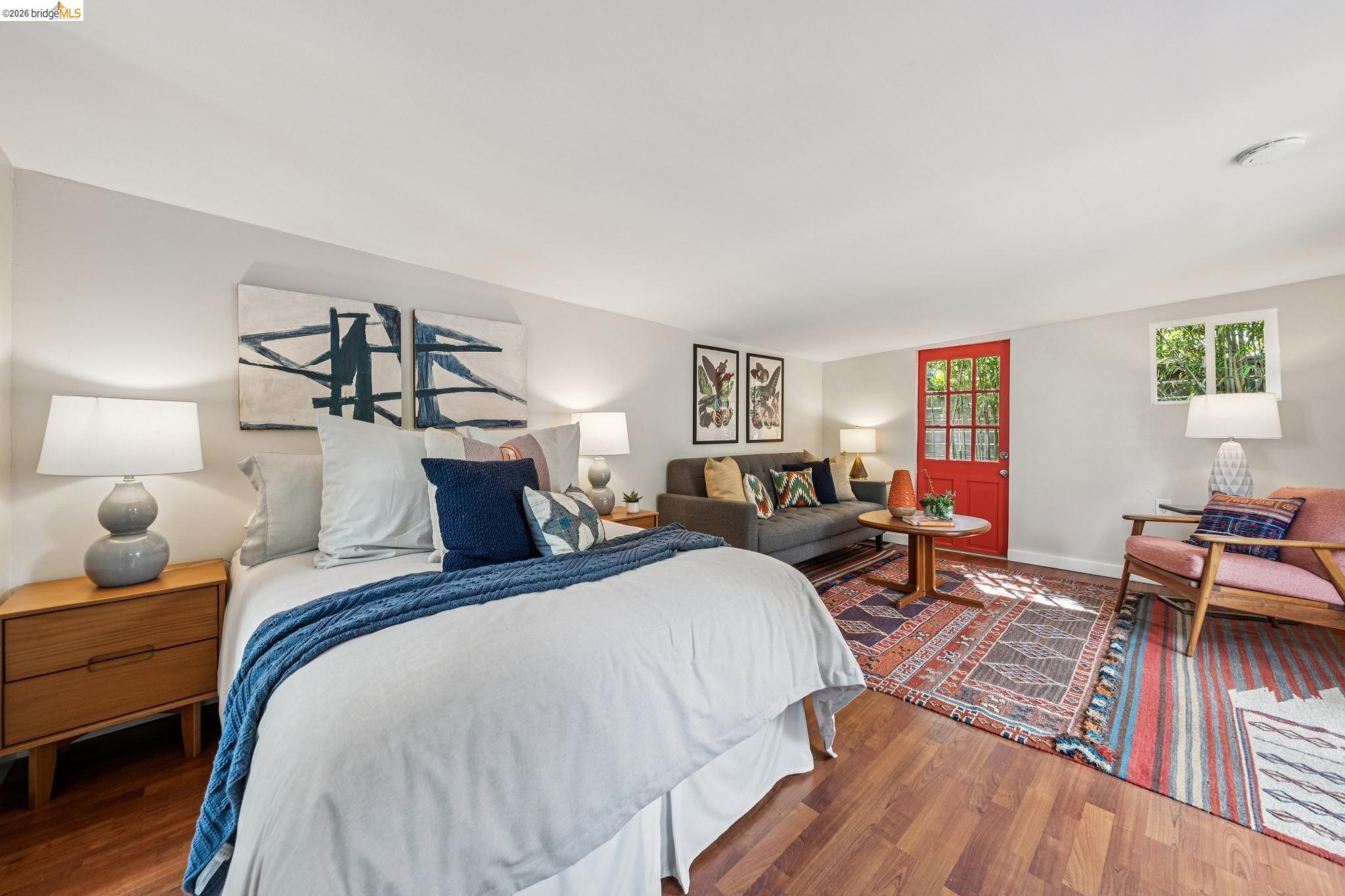 858 Neilson St