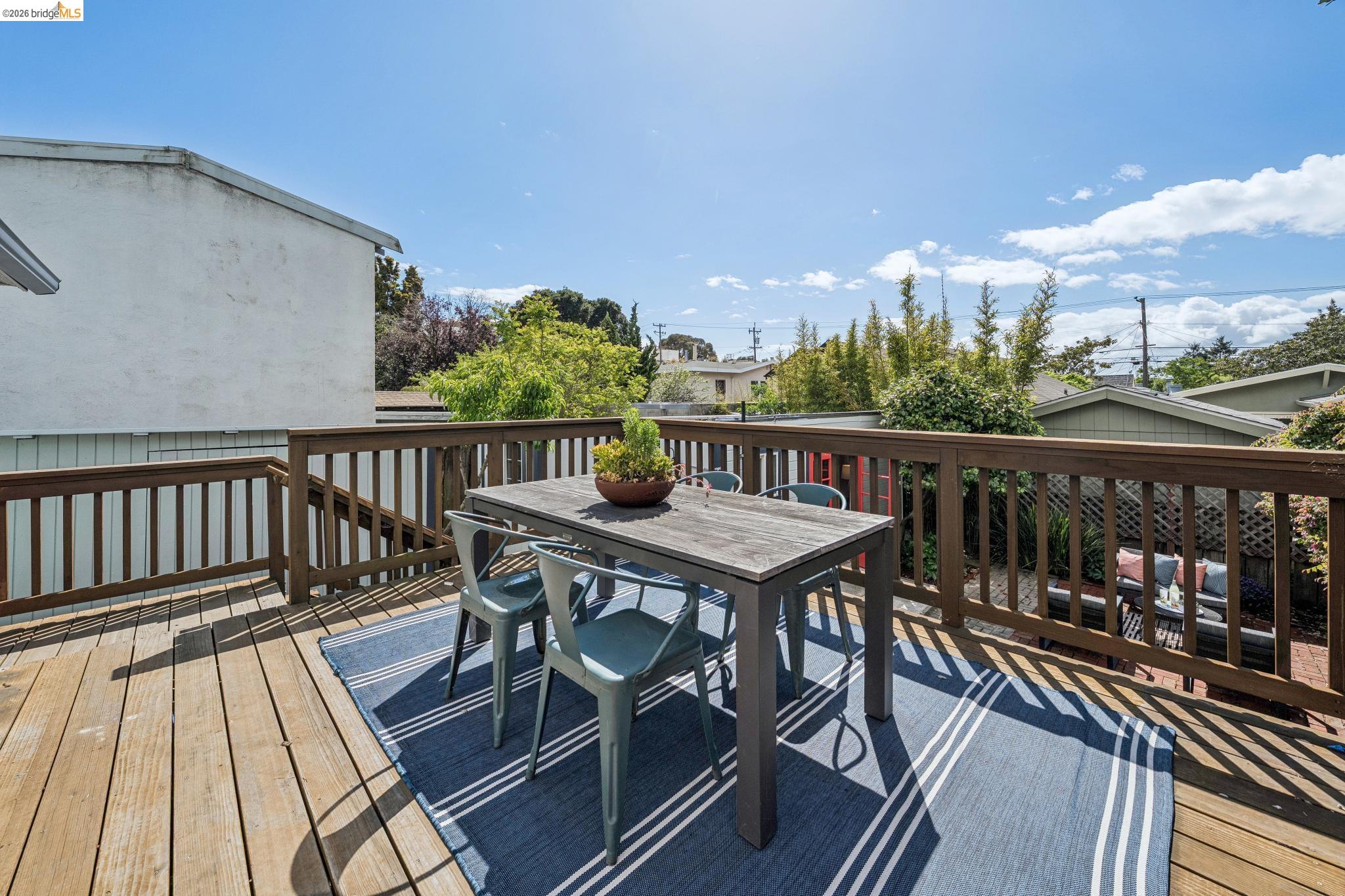 858 Neilson St