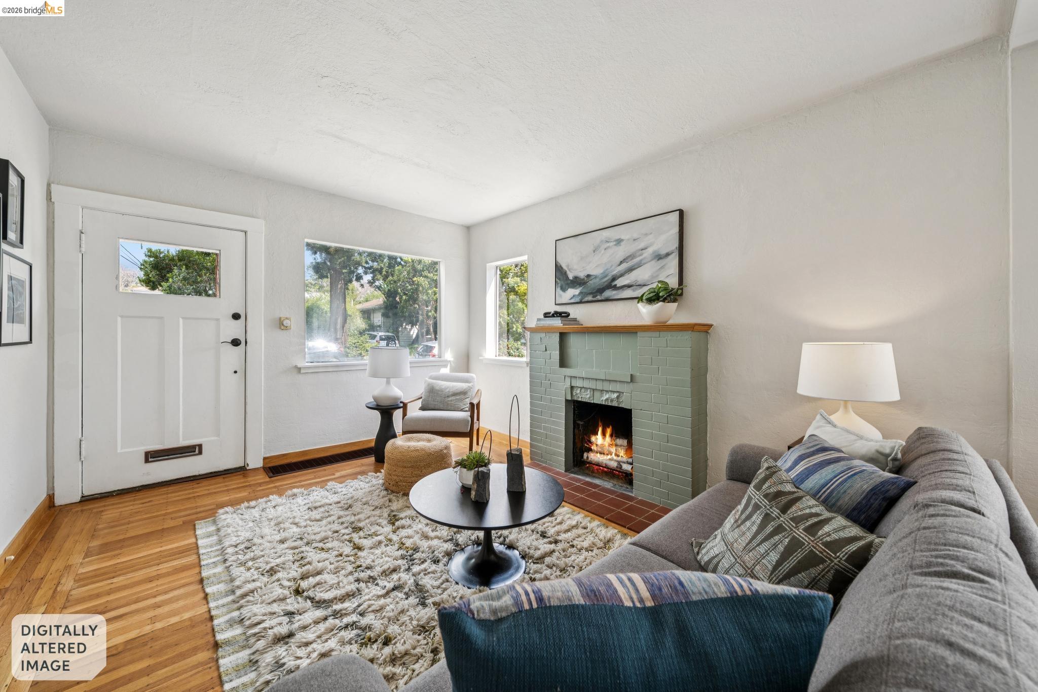 858 Neilson St