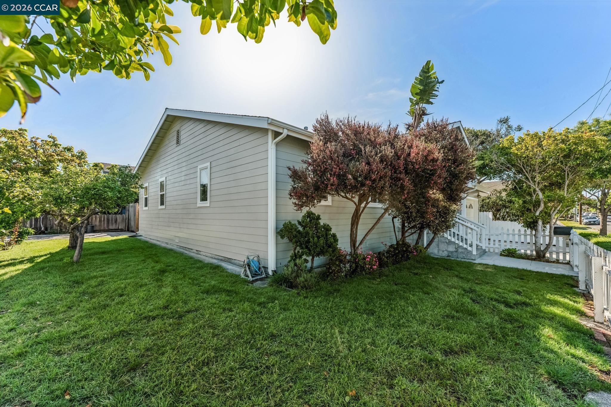 216 Behrens St
