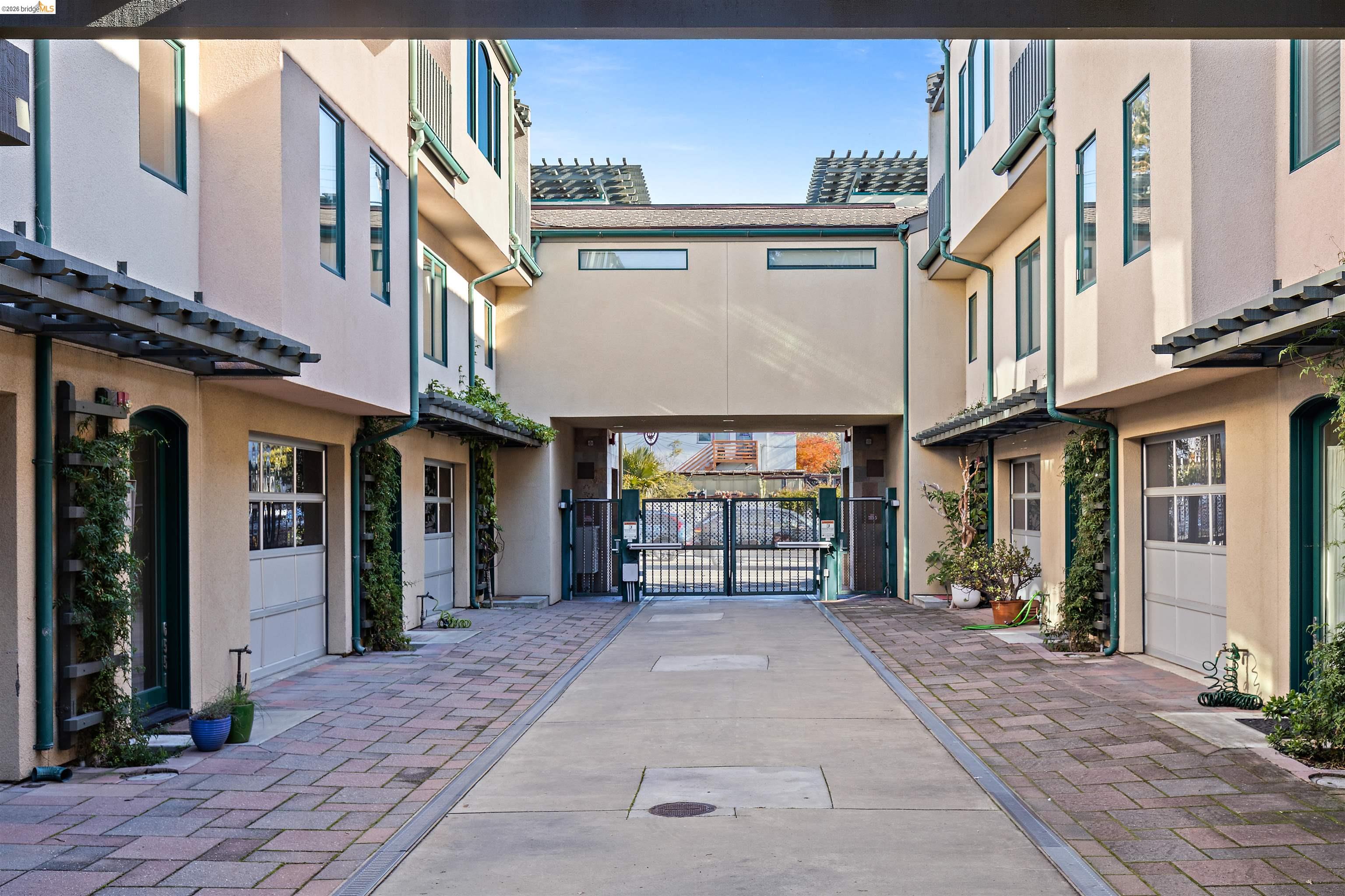 6555 Shattuck Avenue