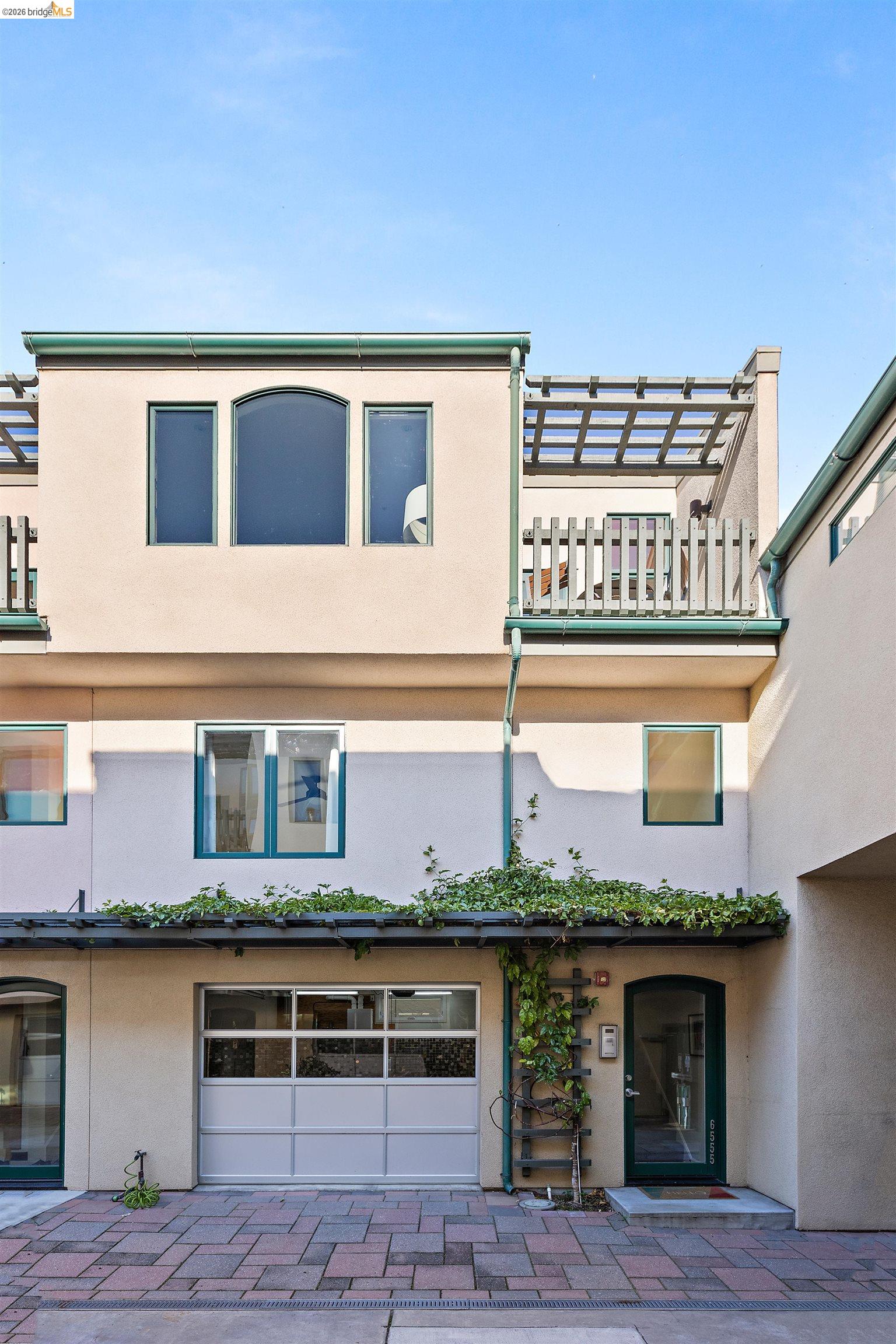 6555 Shattuck Avenue