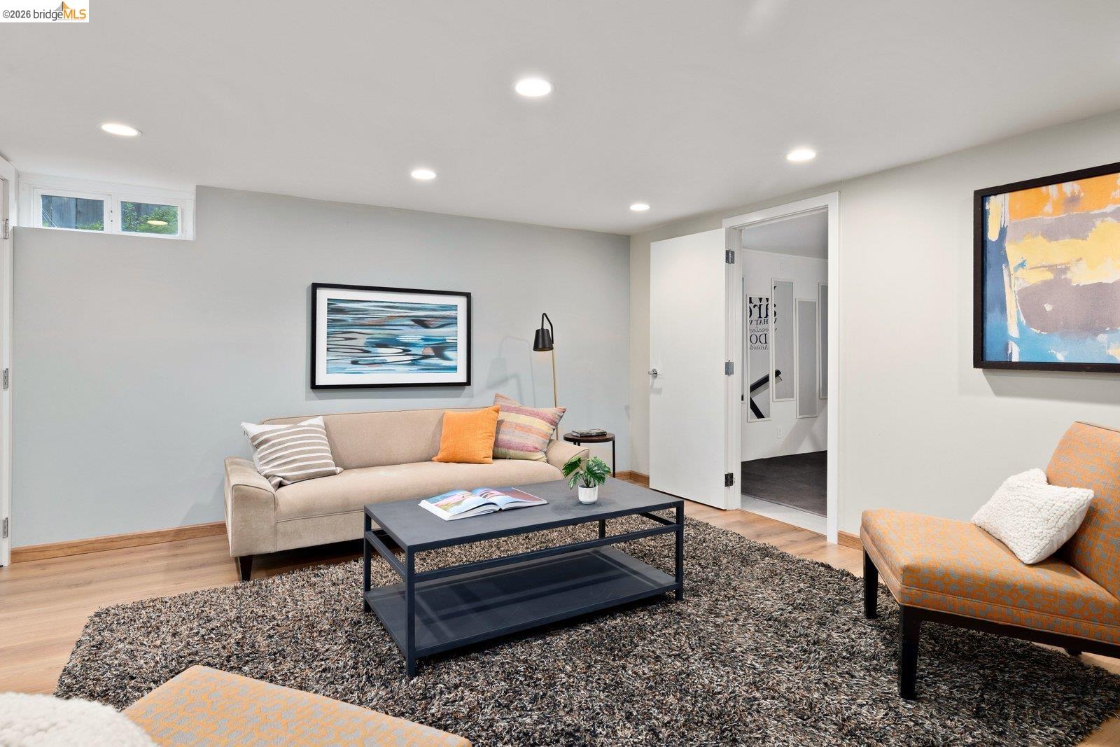 965 Ramona Way