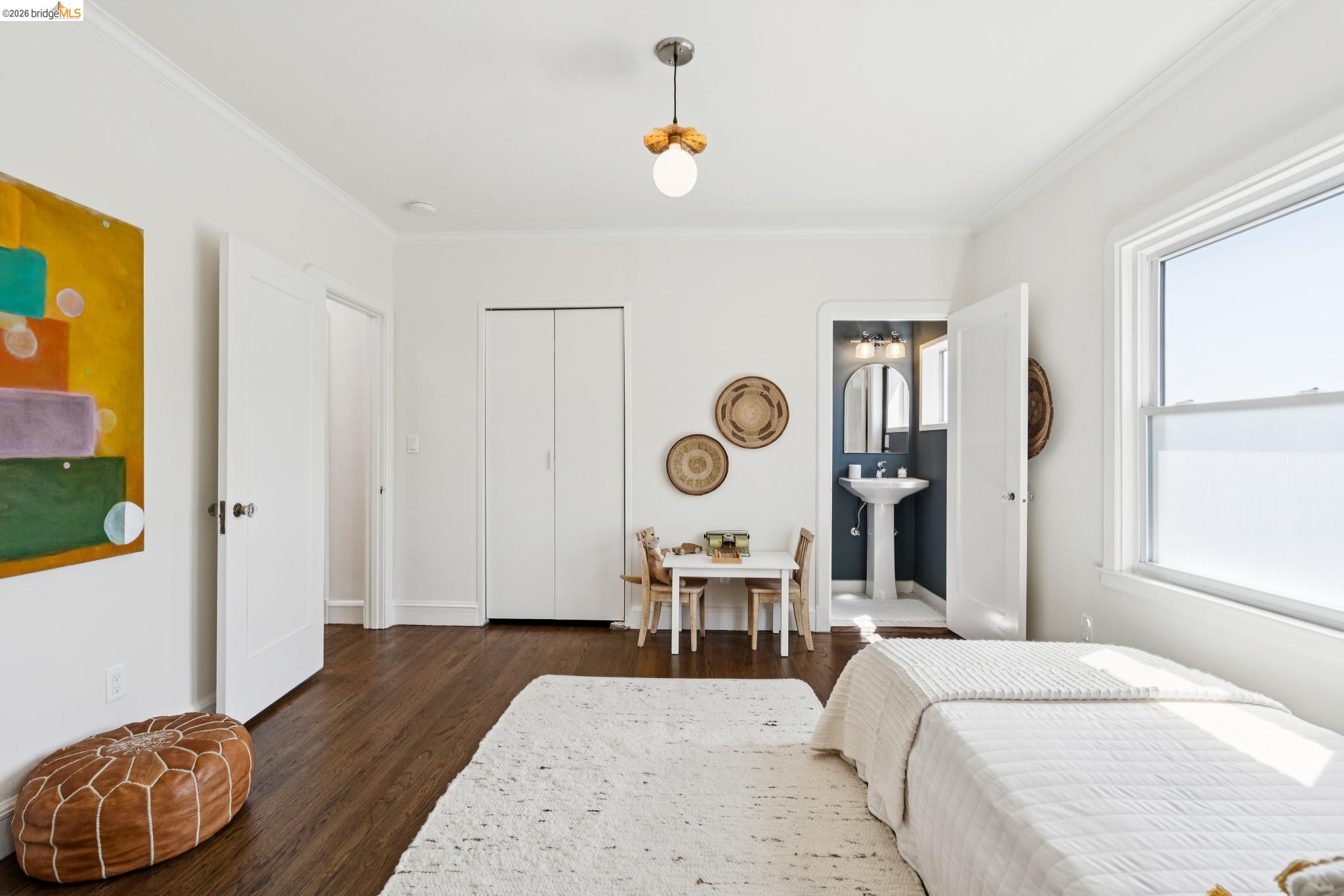 6720 MANOR CREST