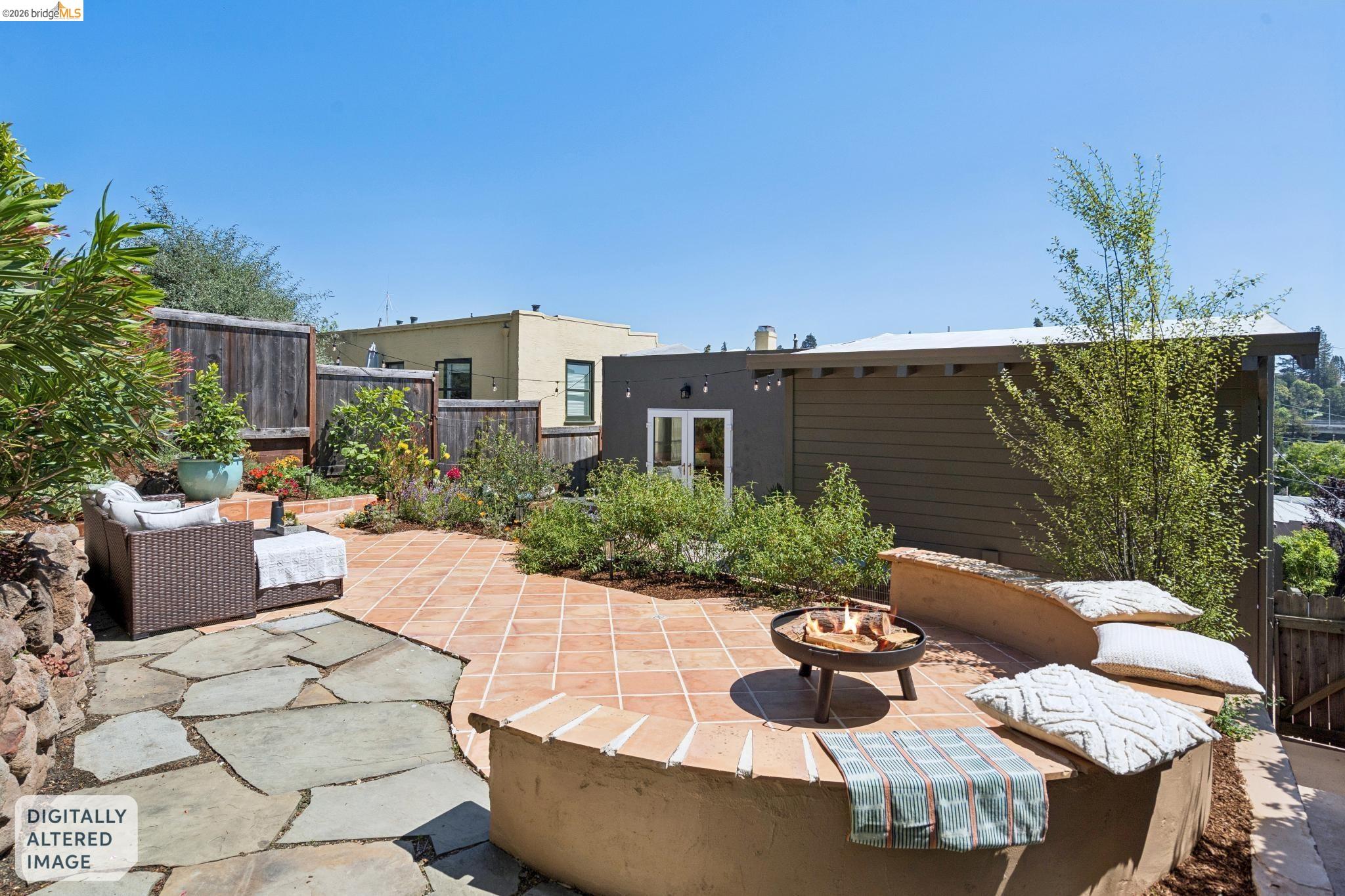 6720 MANOR CREST