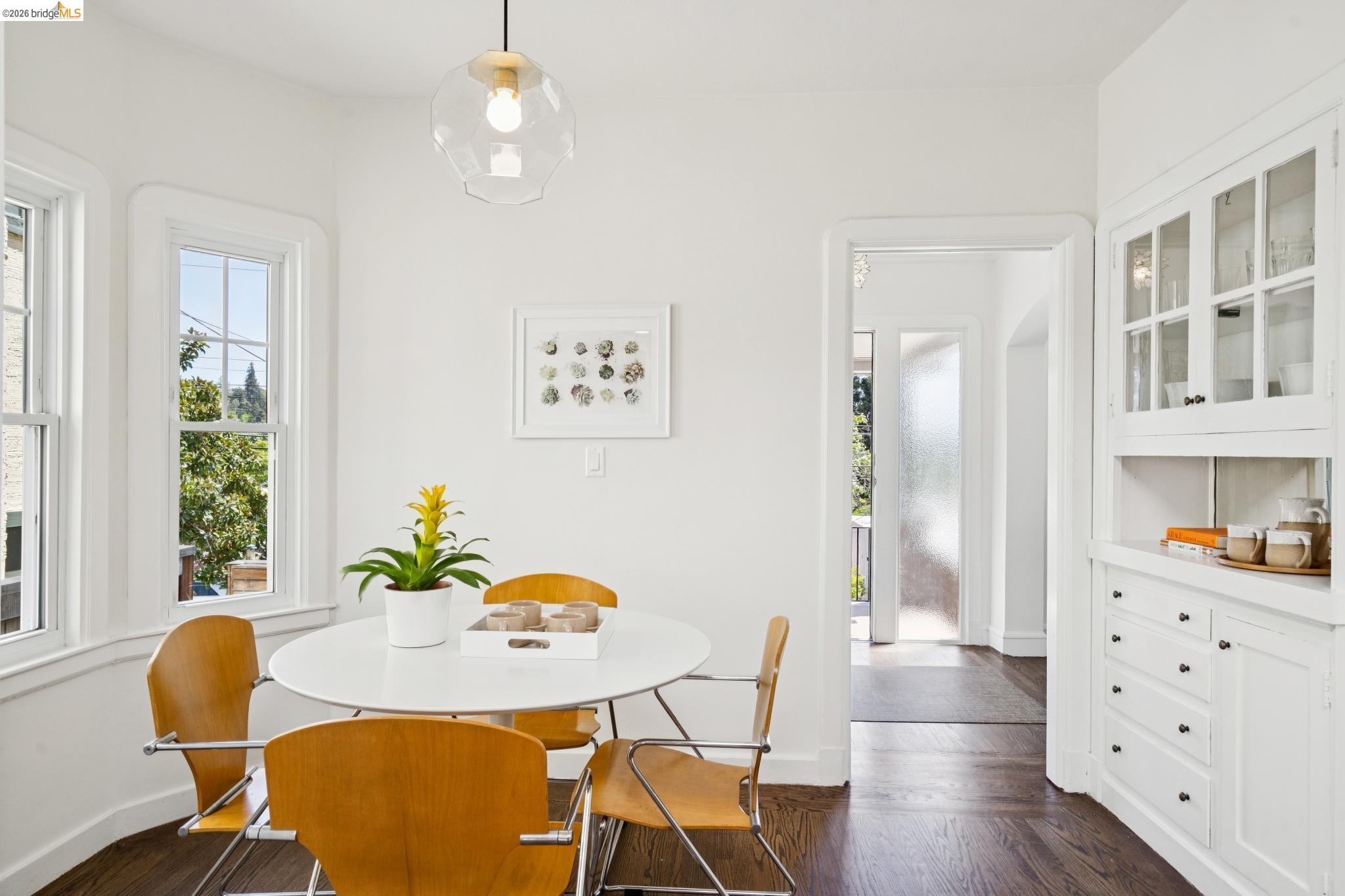 6720 MANOR CREST