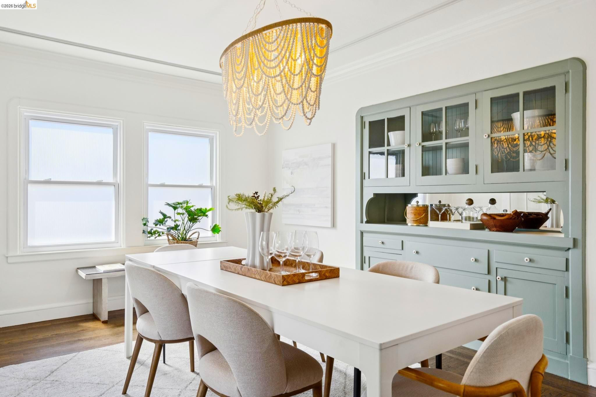 6720 MANOR CREST