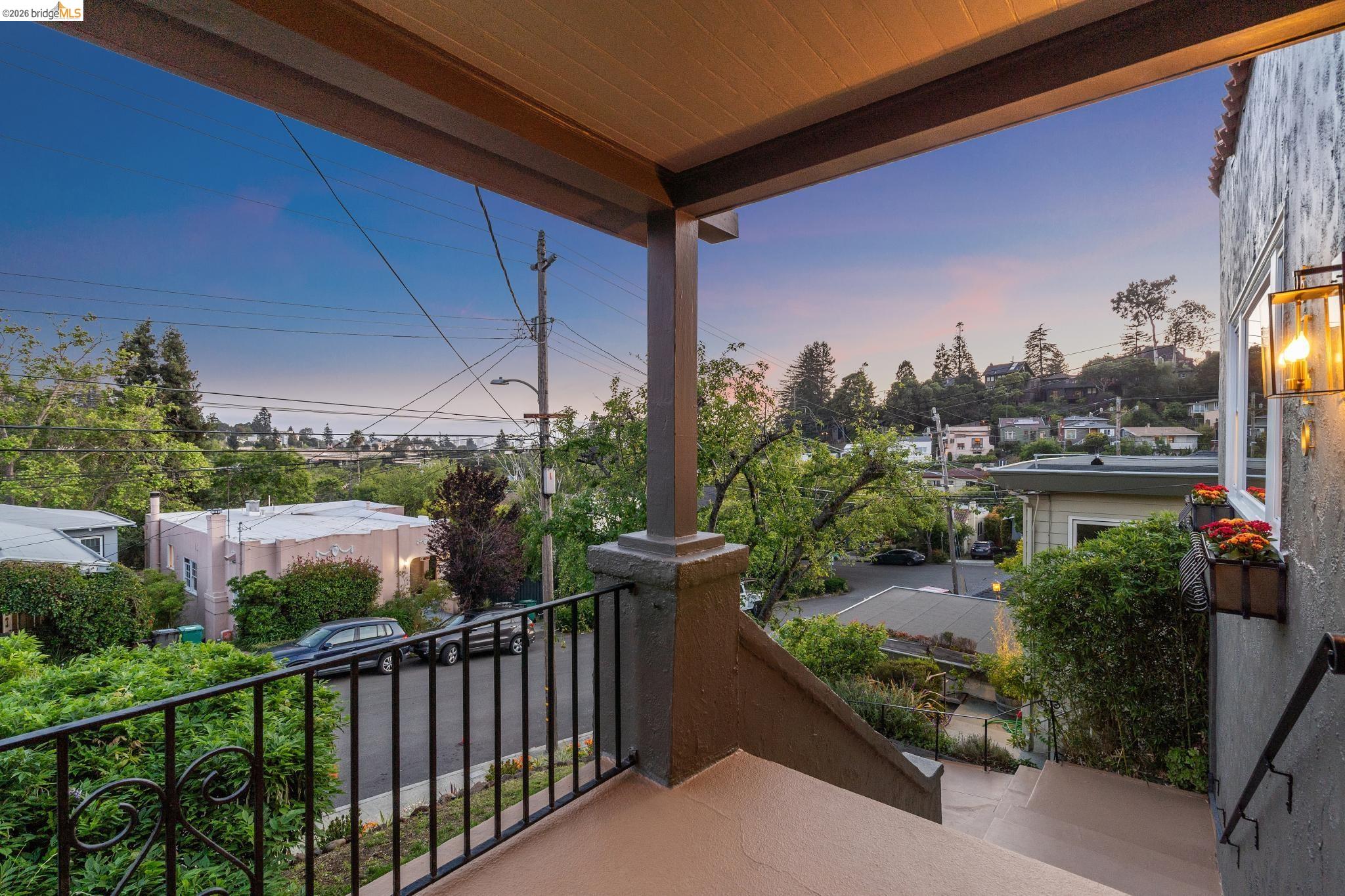 6720 MANOR CREST