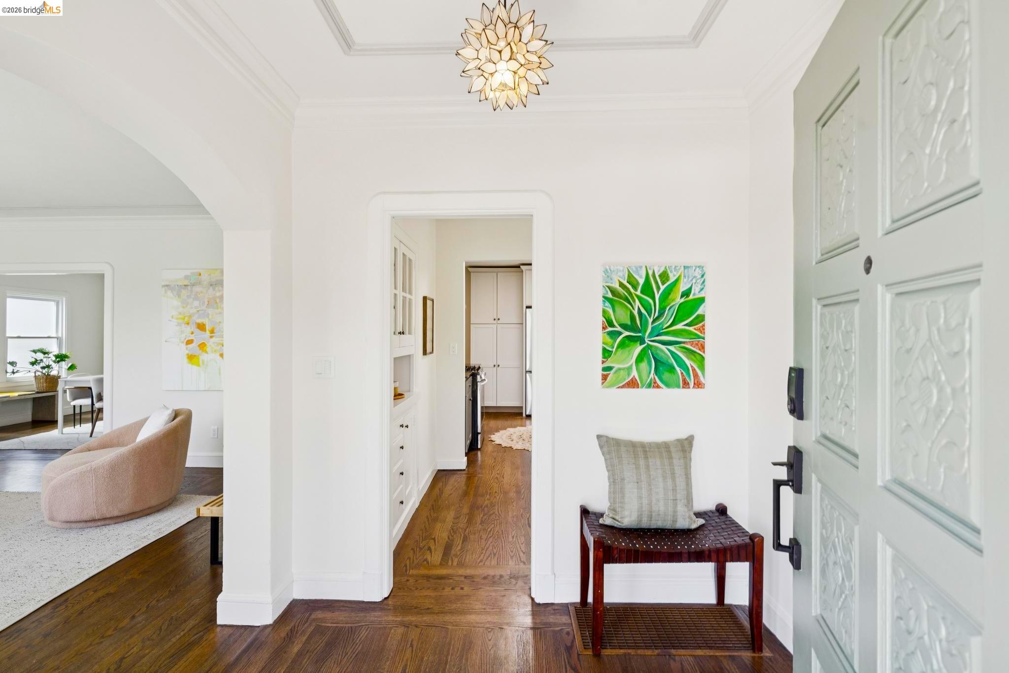 6720 MANOR CREST