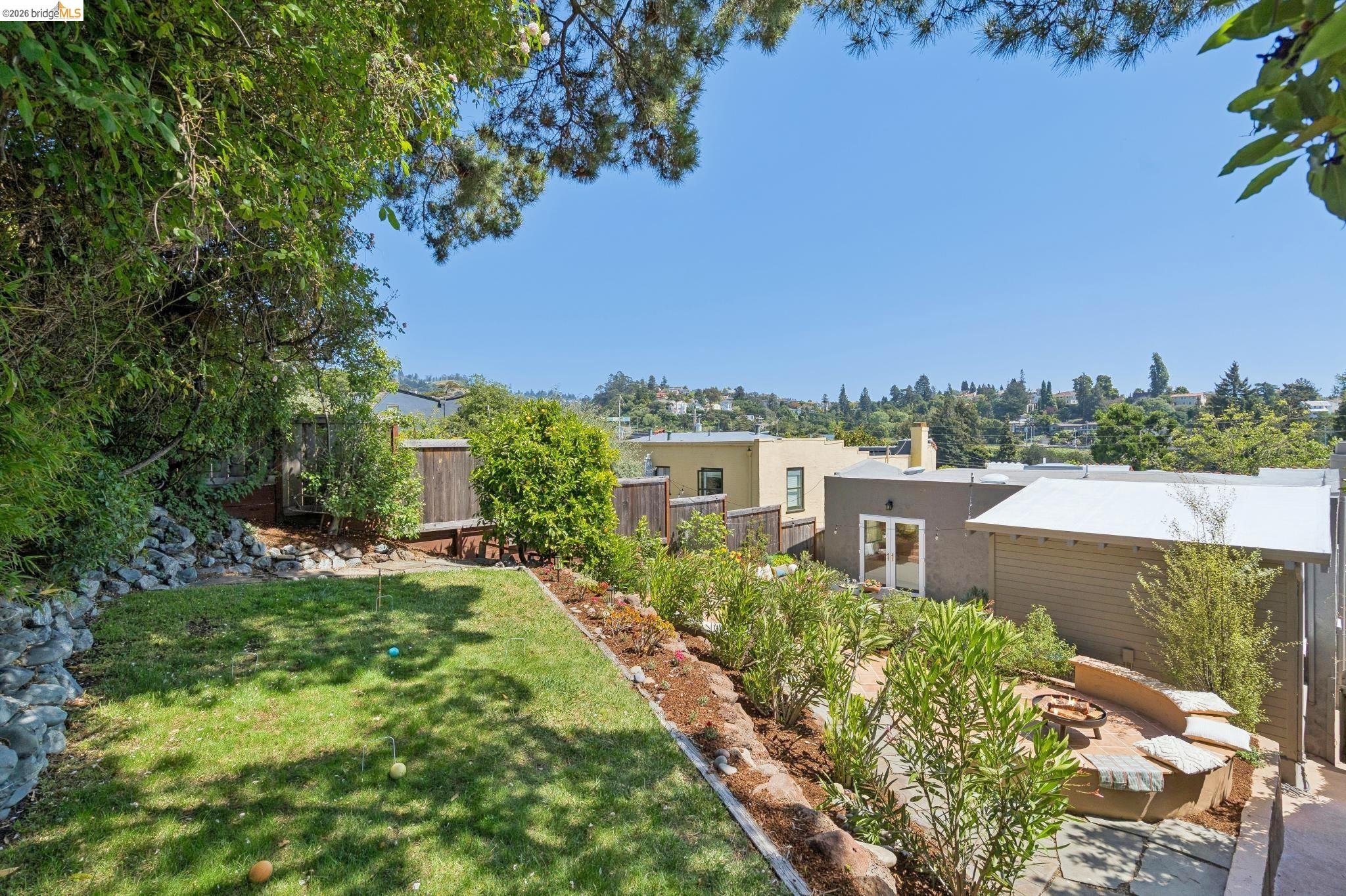 6720 MANOR CREST