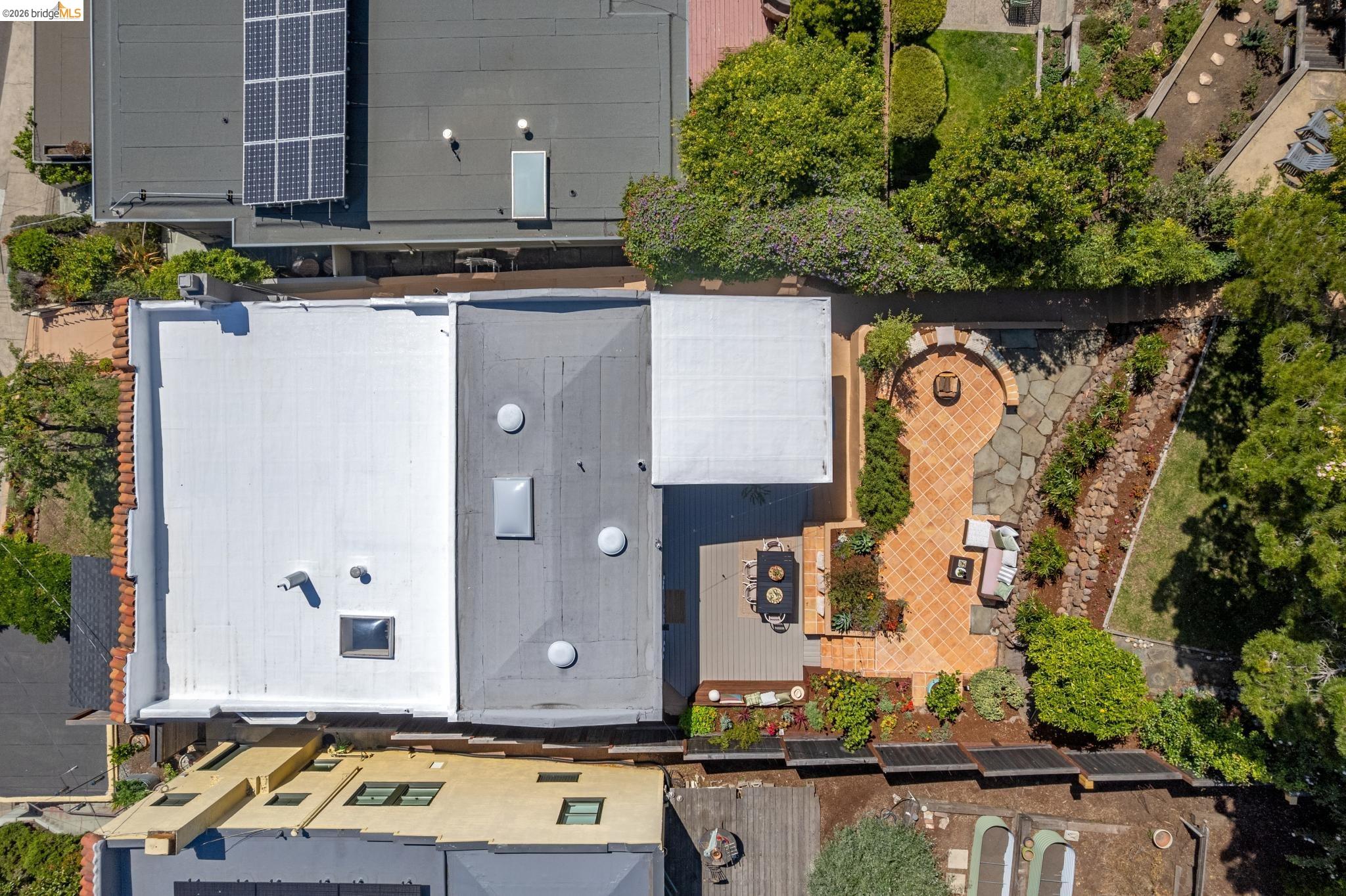 6720 MANOR CREST