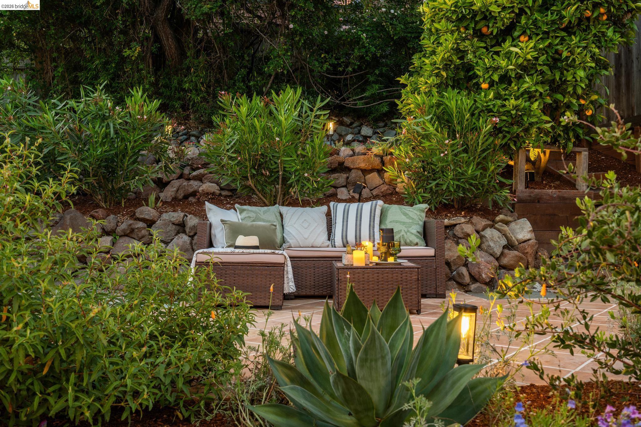 6720 MANOR CREST
