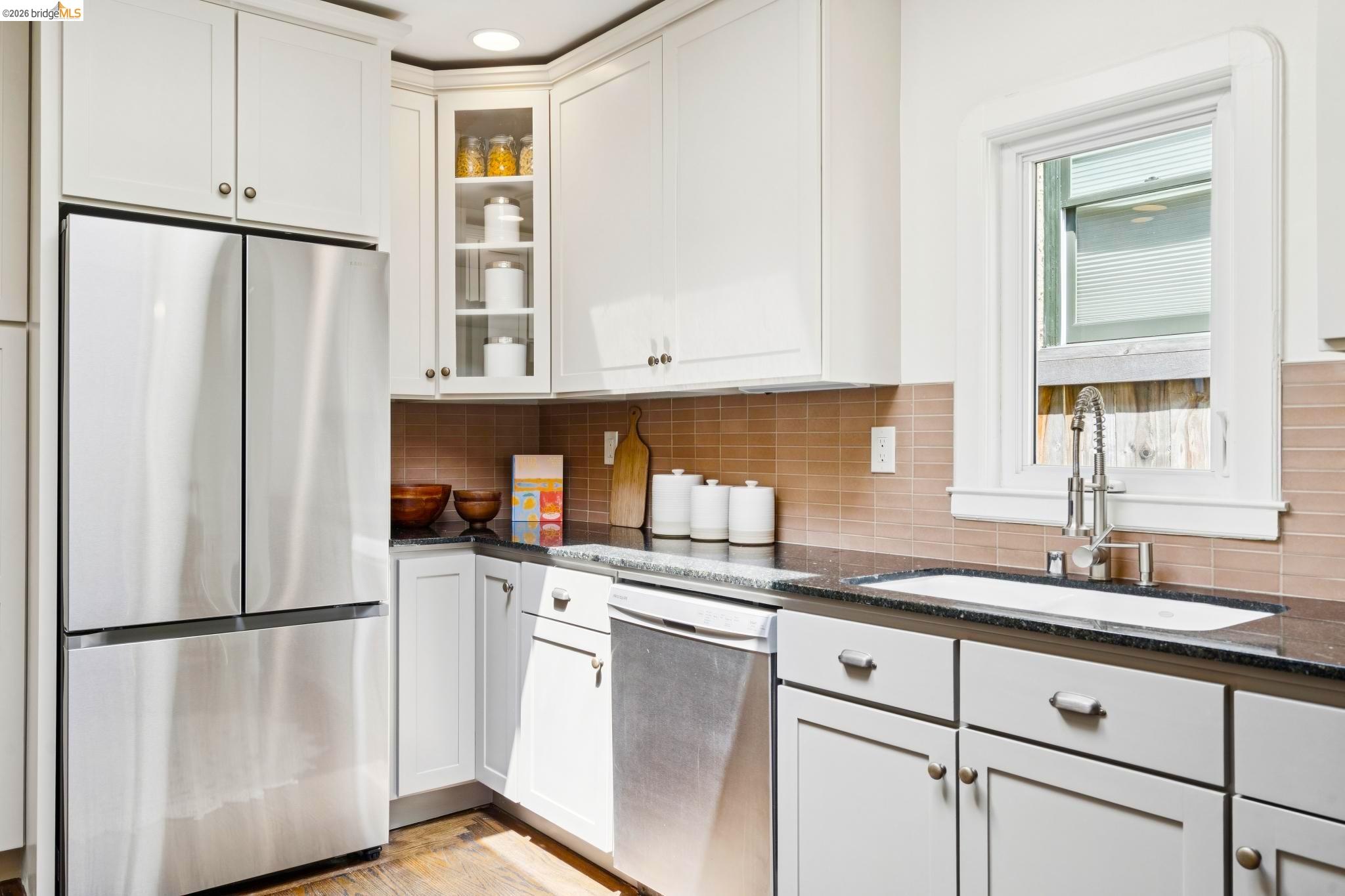6720 MANOR CREST