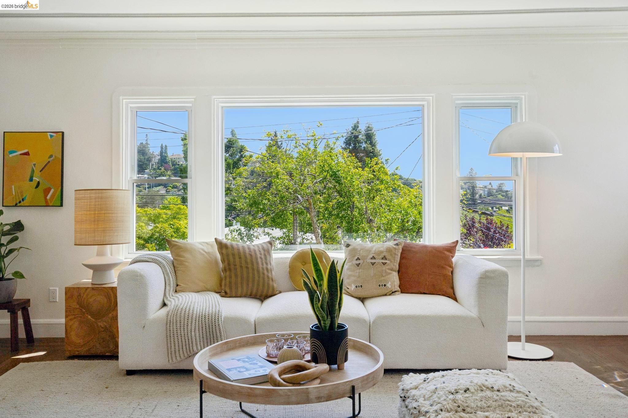6720 MANOR CREST