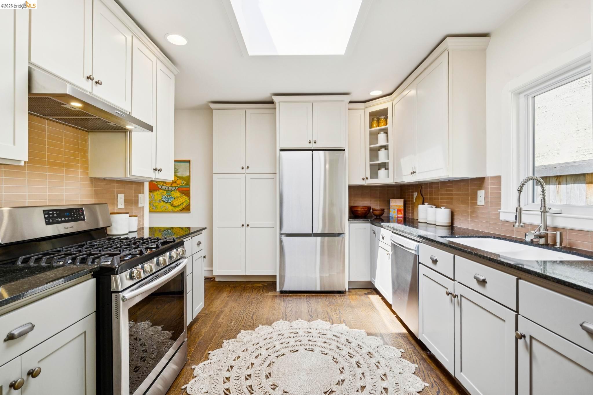 6720 MANOR CREST