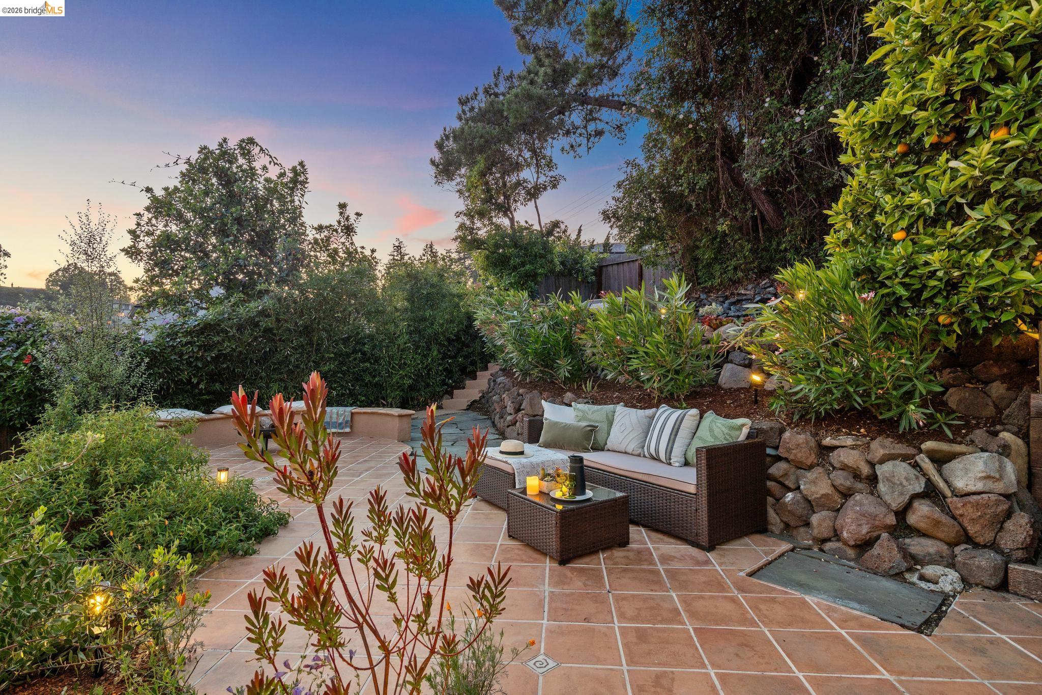 6720 MANOR CREST
