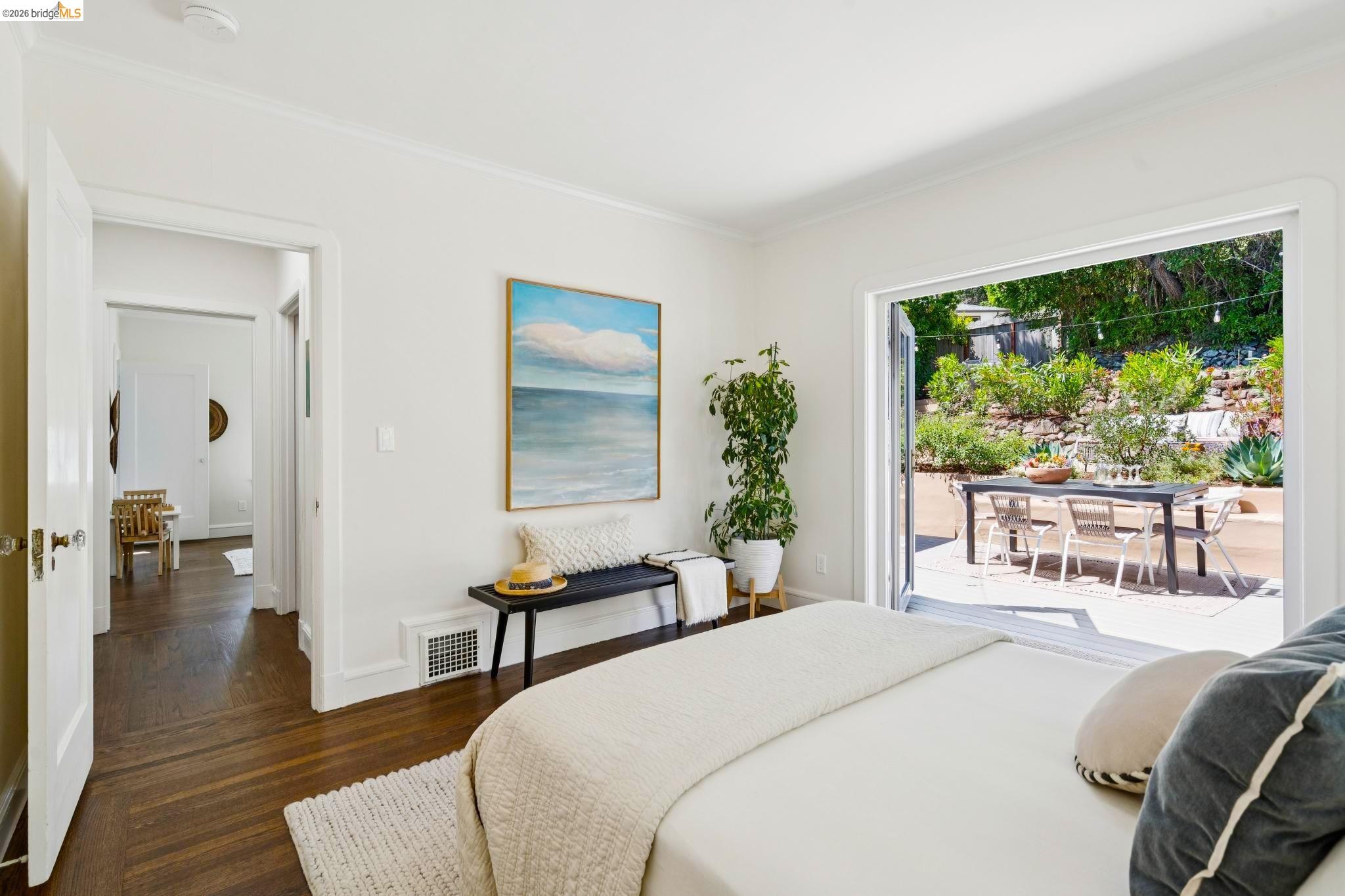 6720 MANOR CREST