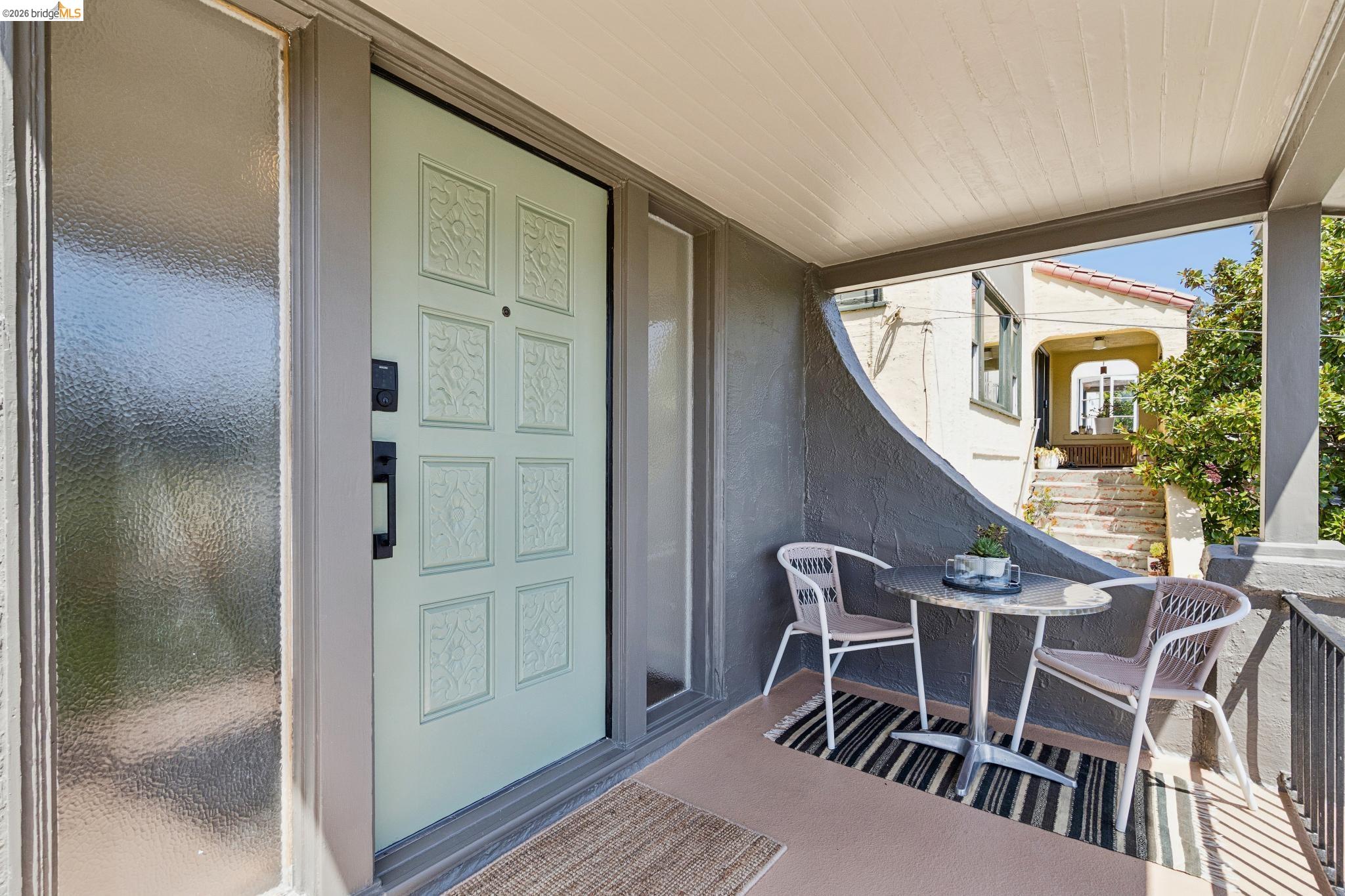 6720 MANOR CREST