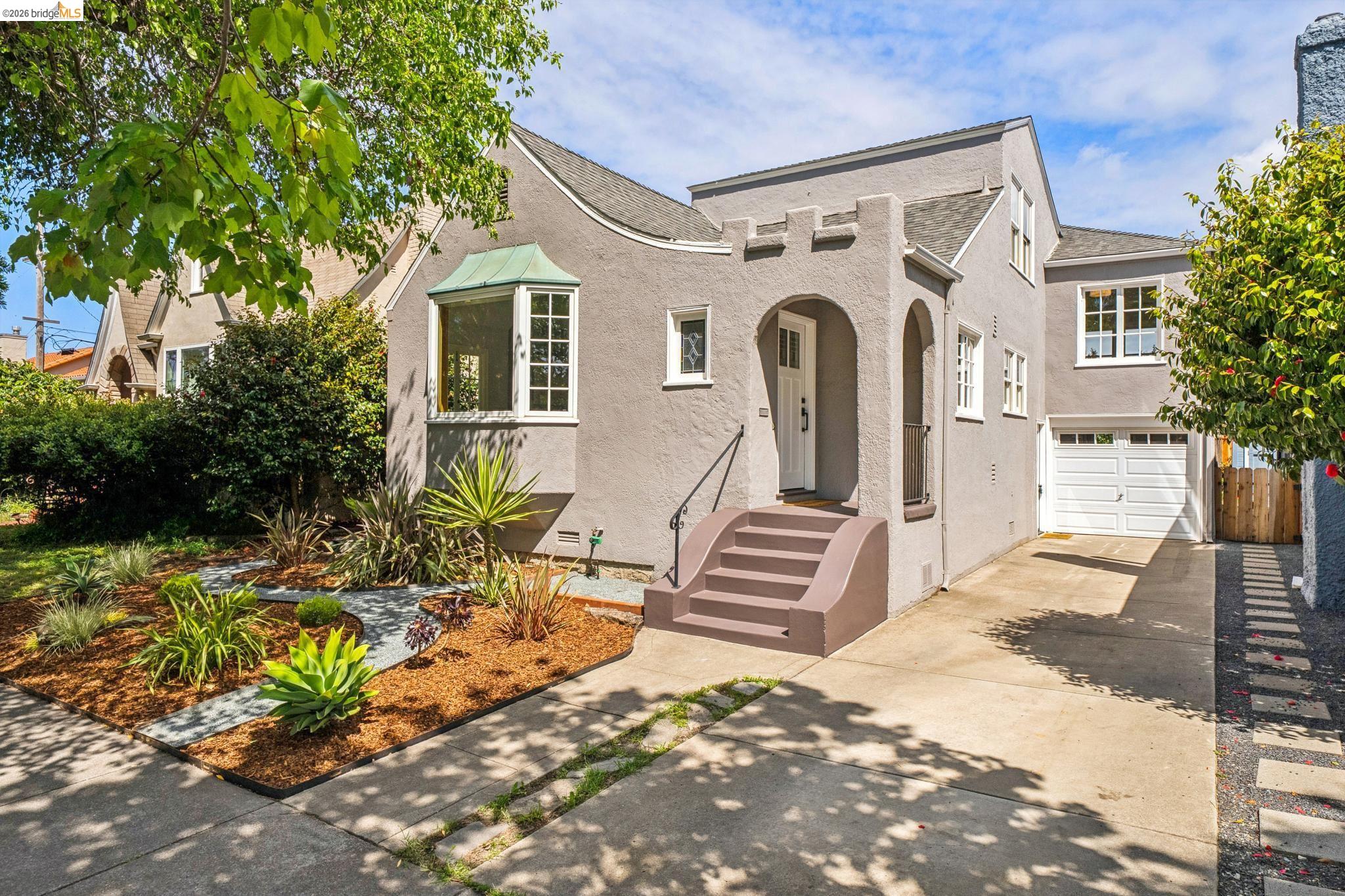 1339 Thousand Oaks Blvd.