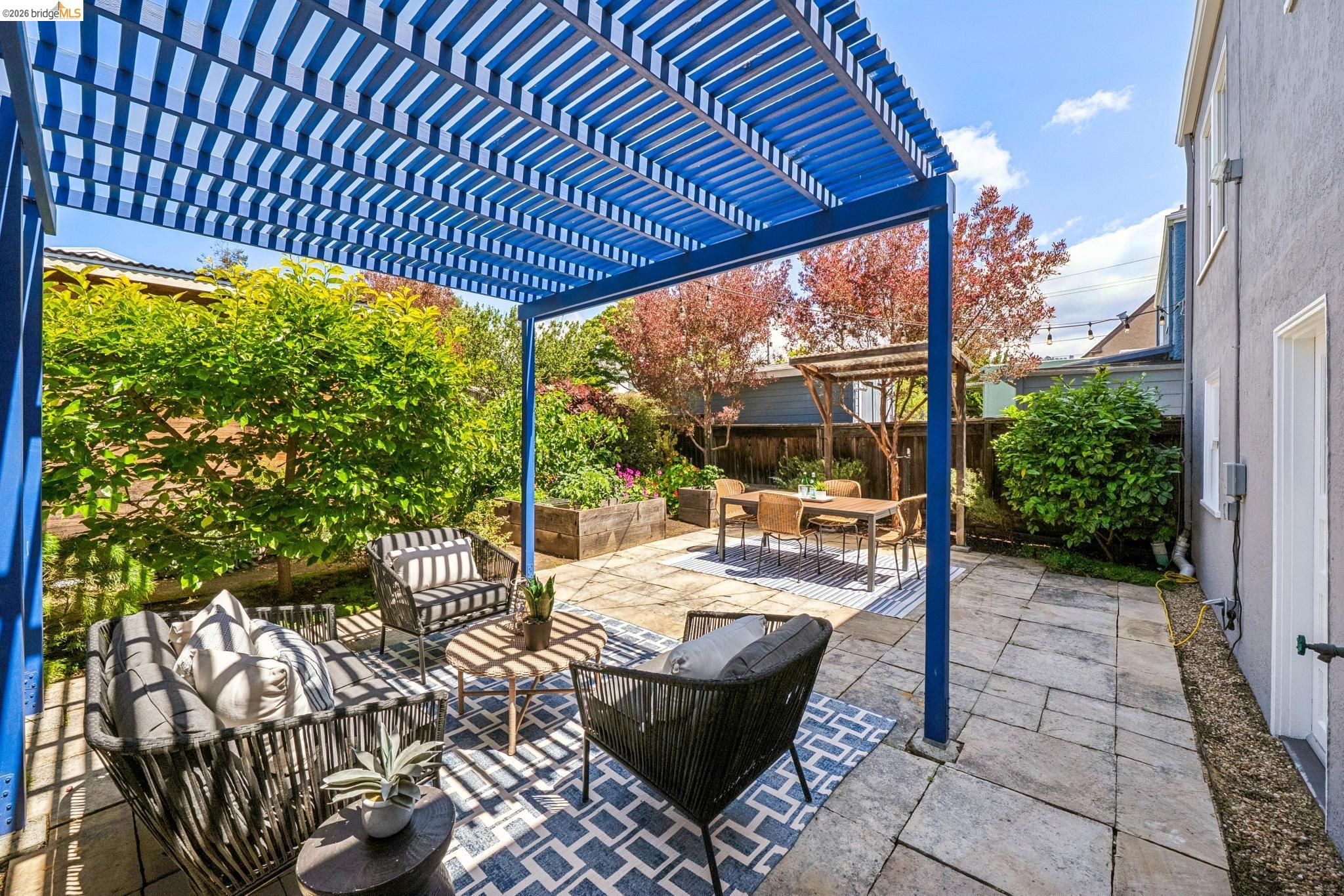 1339 Thousand Oaks Blvd.