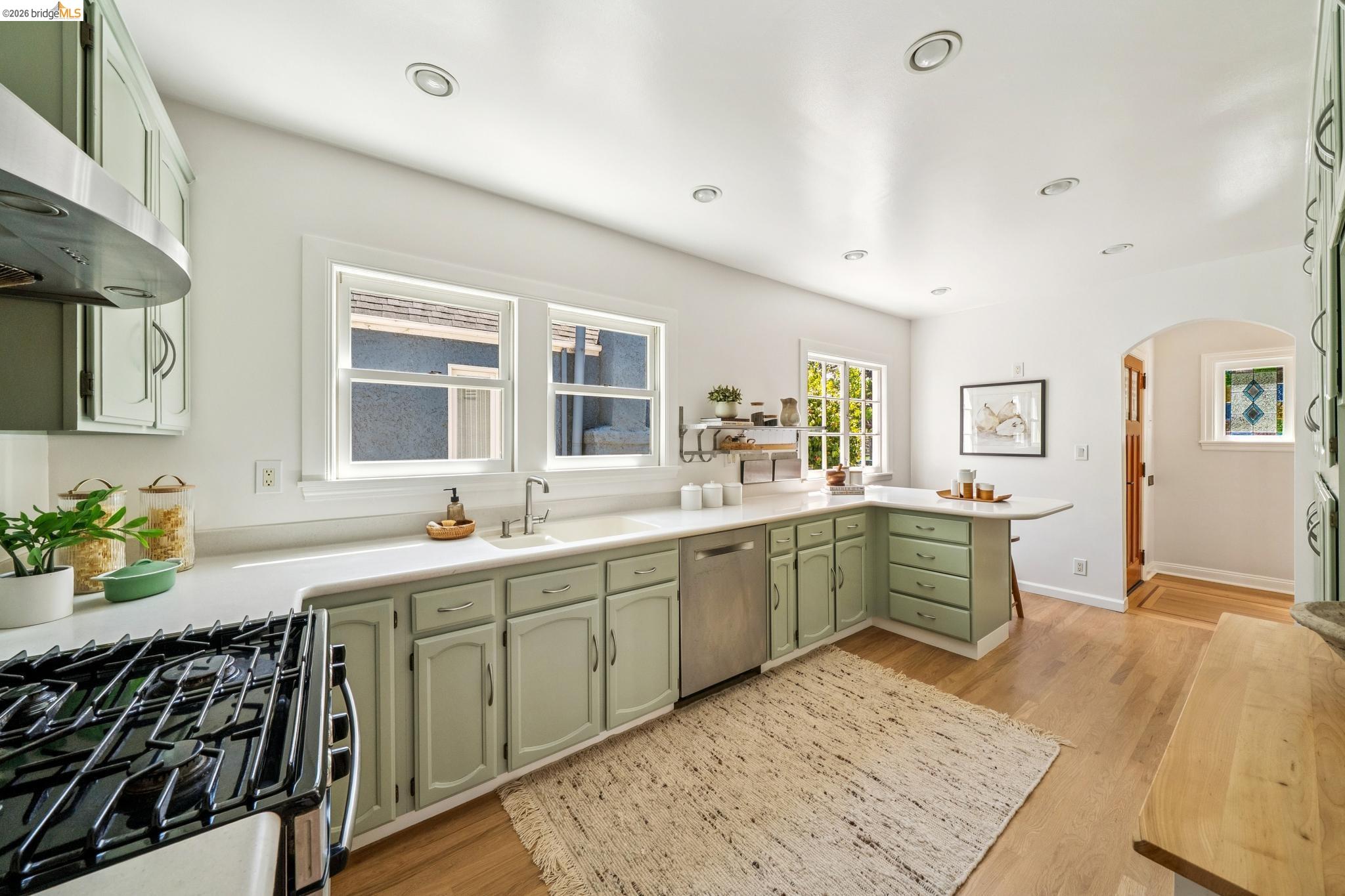 1339 Thousand Oaks Blvd.