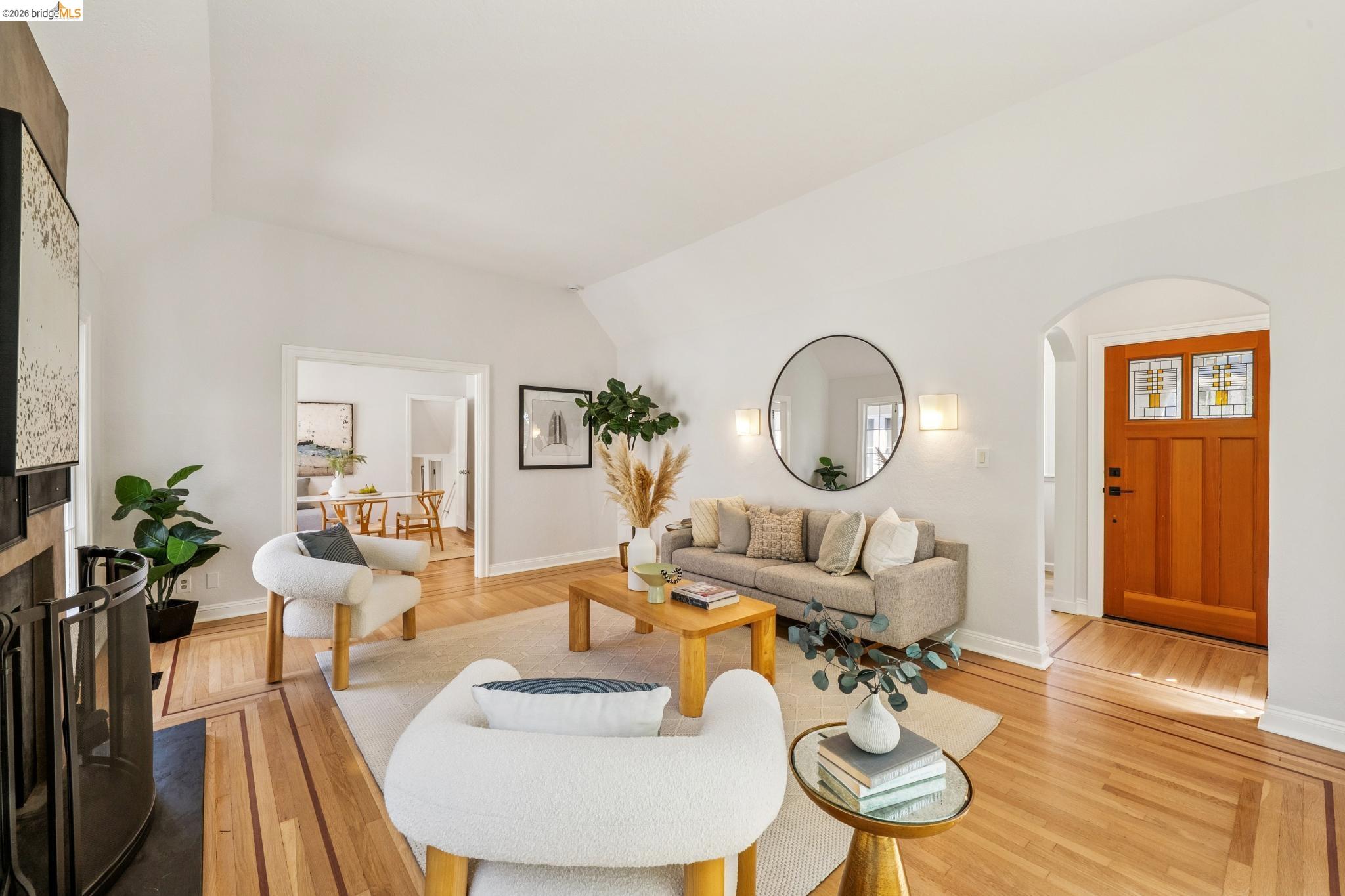 1339 Thousand Oaks Blvd.