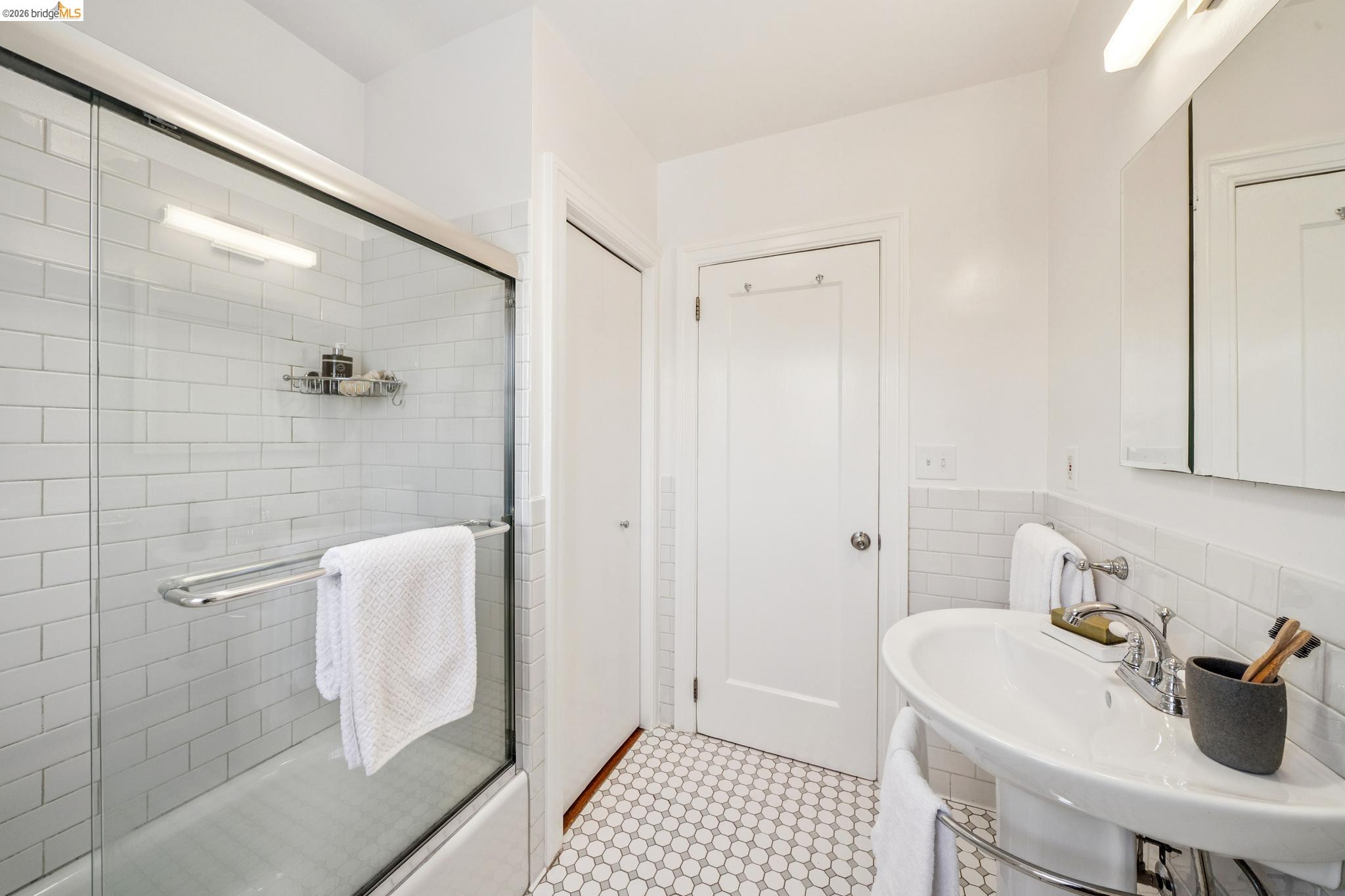 1339 Thousand Oaks Blvd.