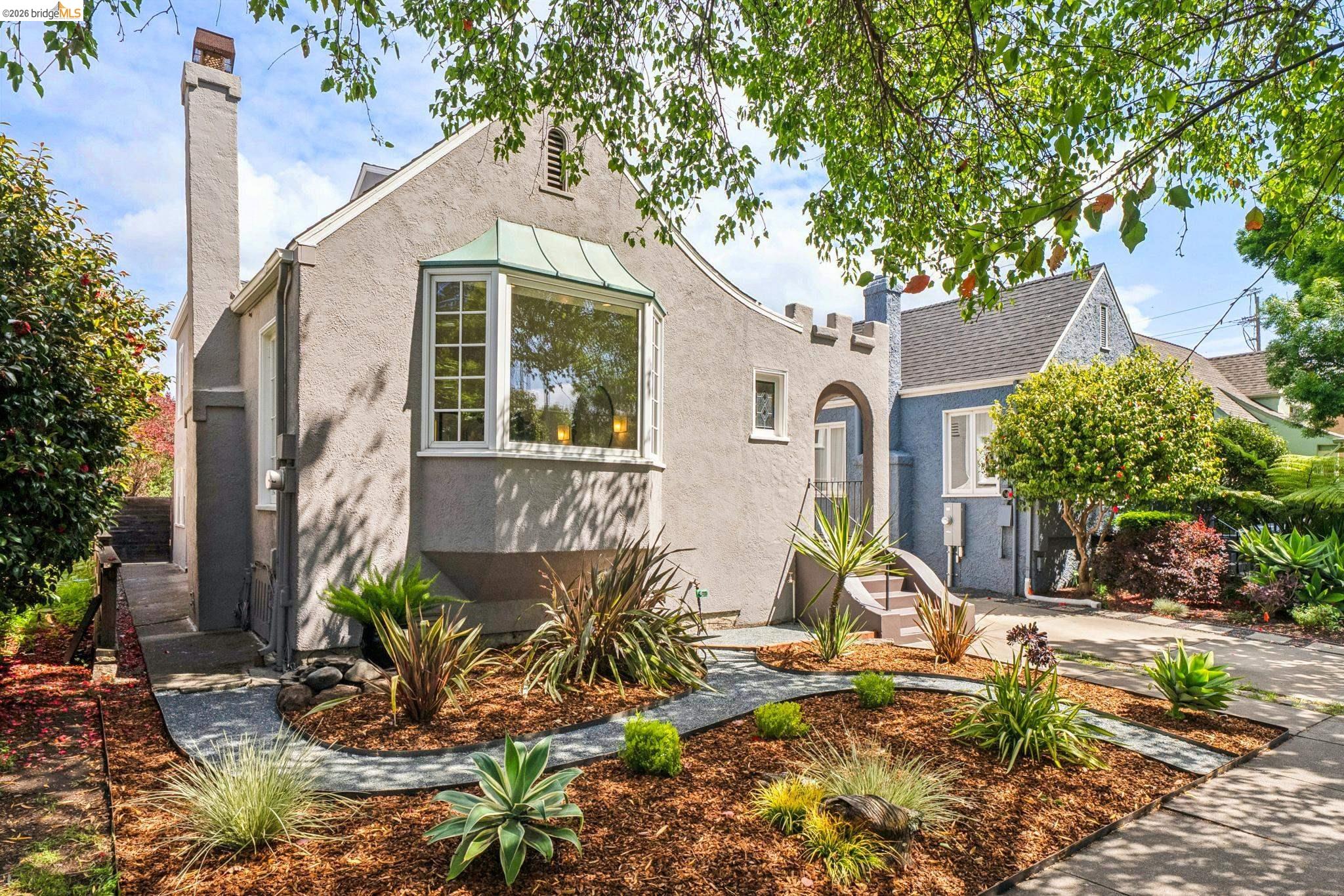 1339 Thousand Oaks Blvd.