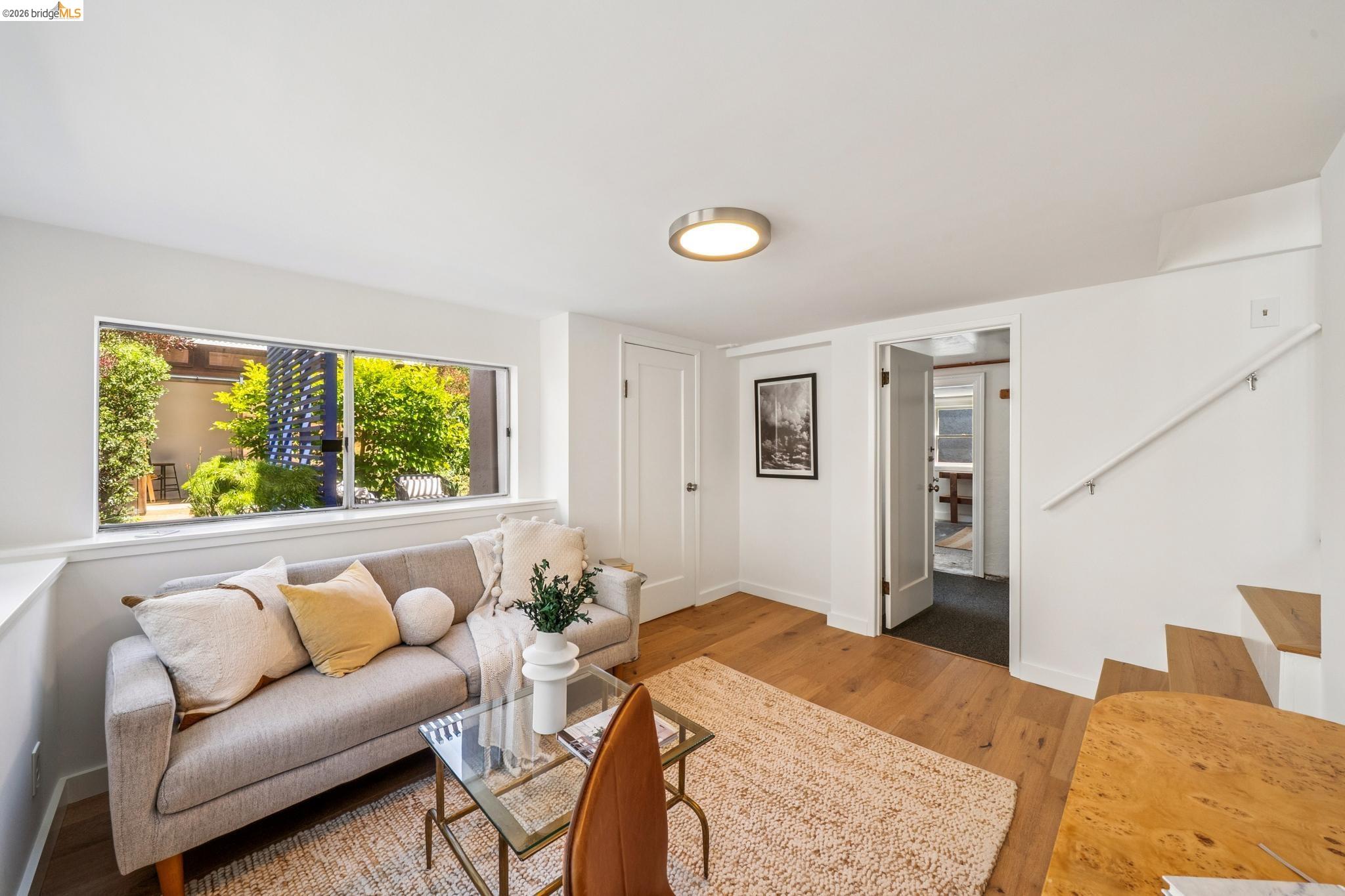 1339 Thousand Oaks Blvd.