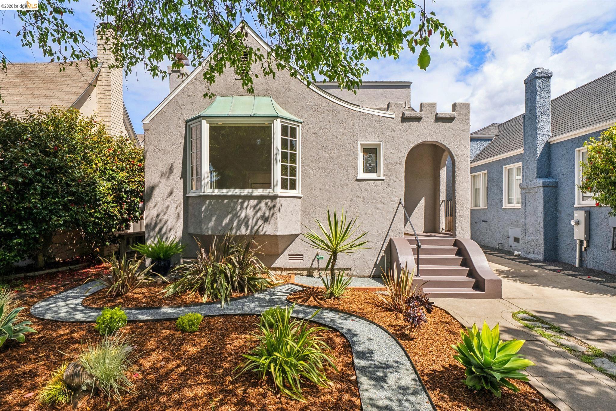 1339 Thousand Oaks Blvd.