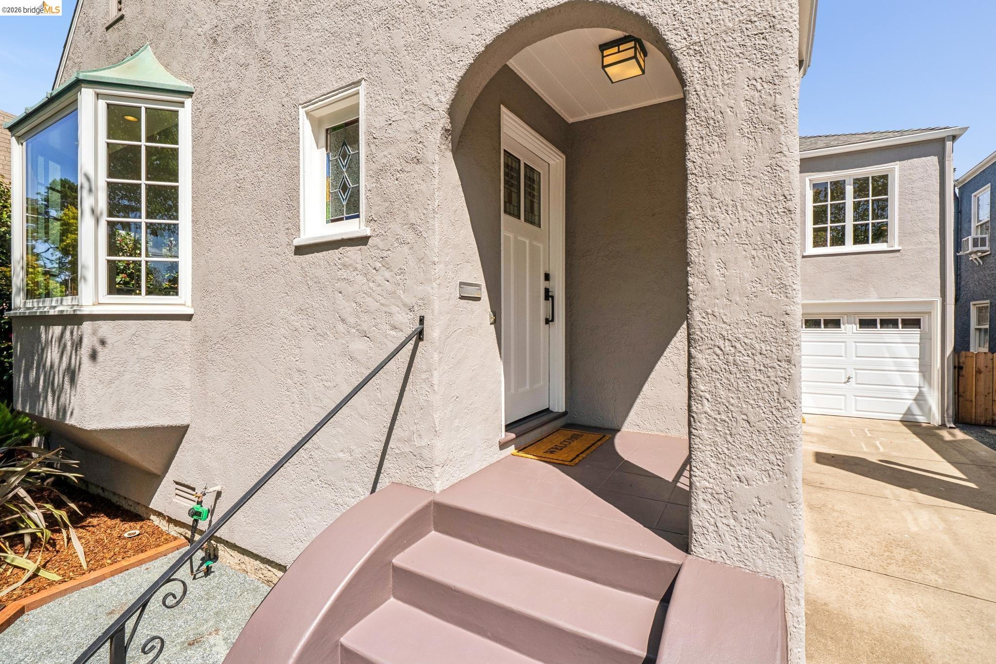 1339 Thousand Oaks Blvd.