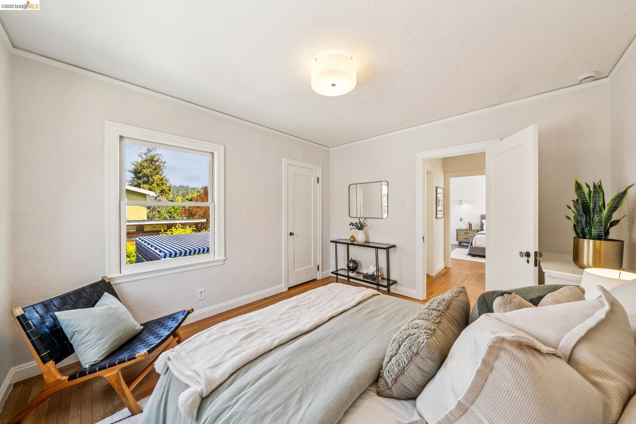 1339 Thousand Oaks Blvd.