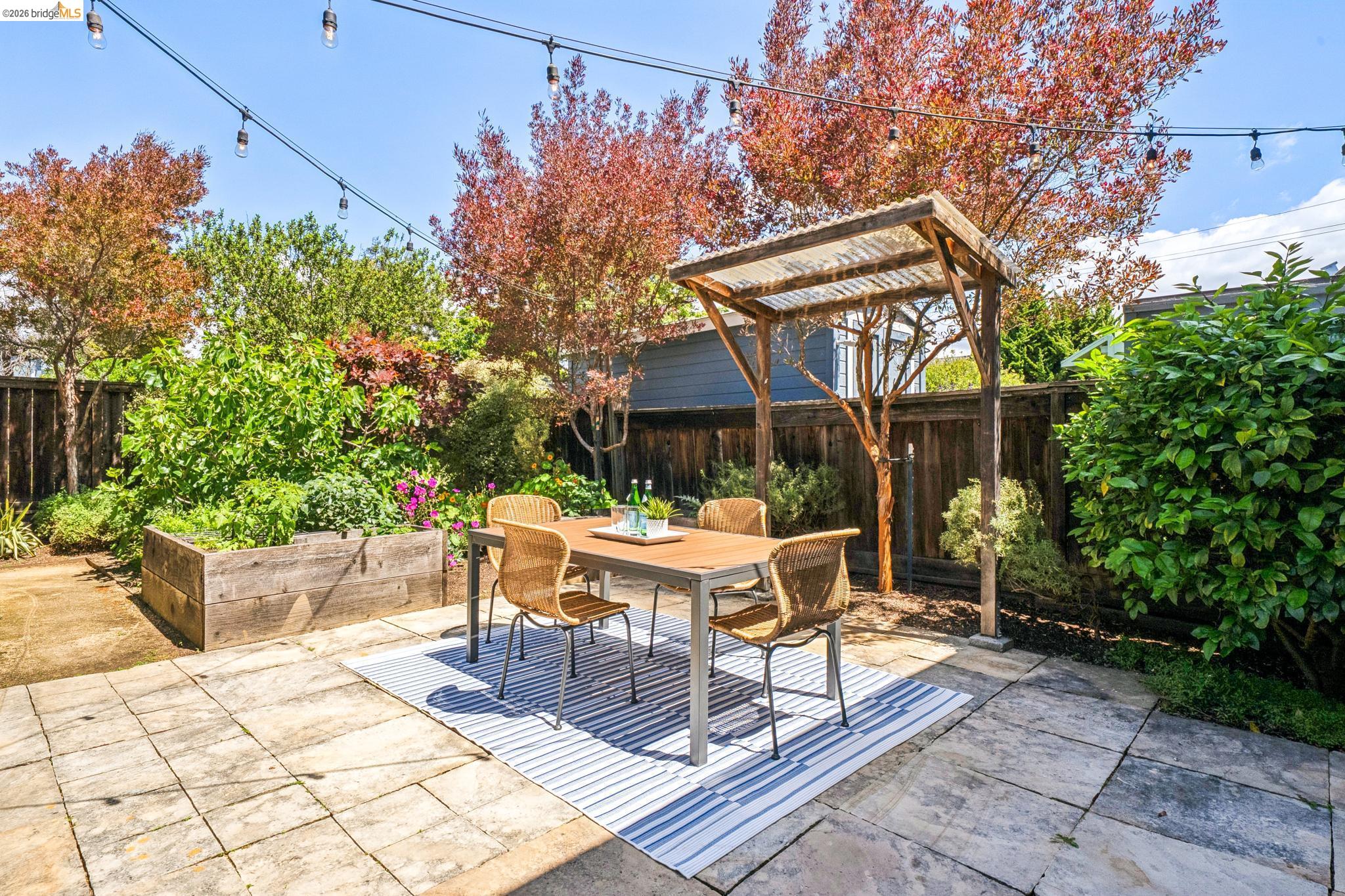 1339 Thousand Oaks Blvd.