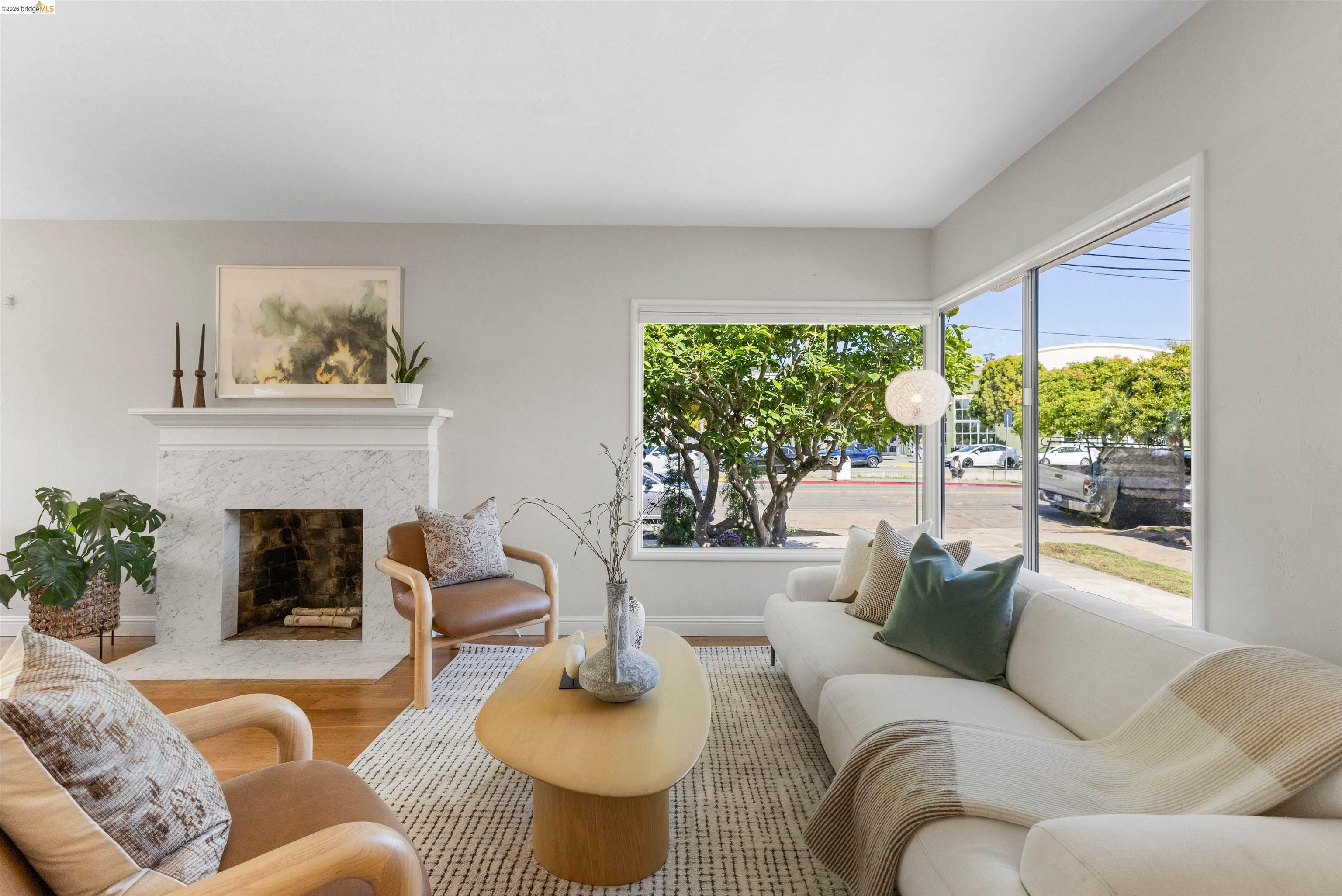 619 Ashbury Ave