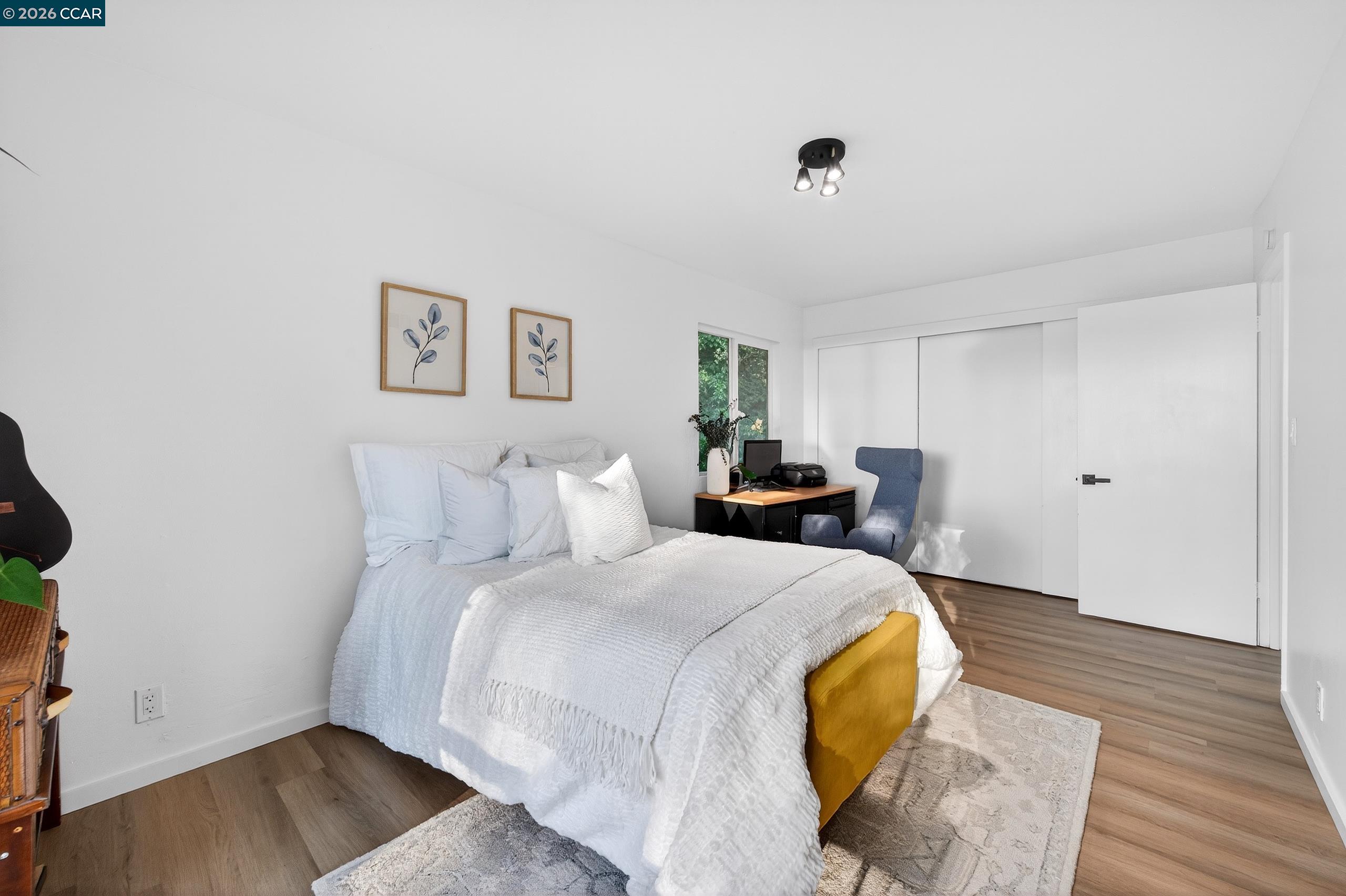 230 Fairlawn Dr