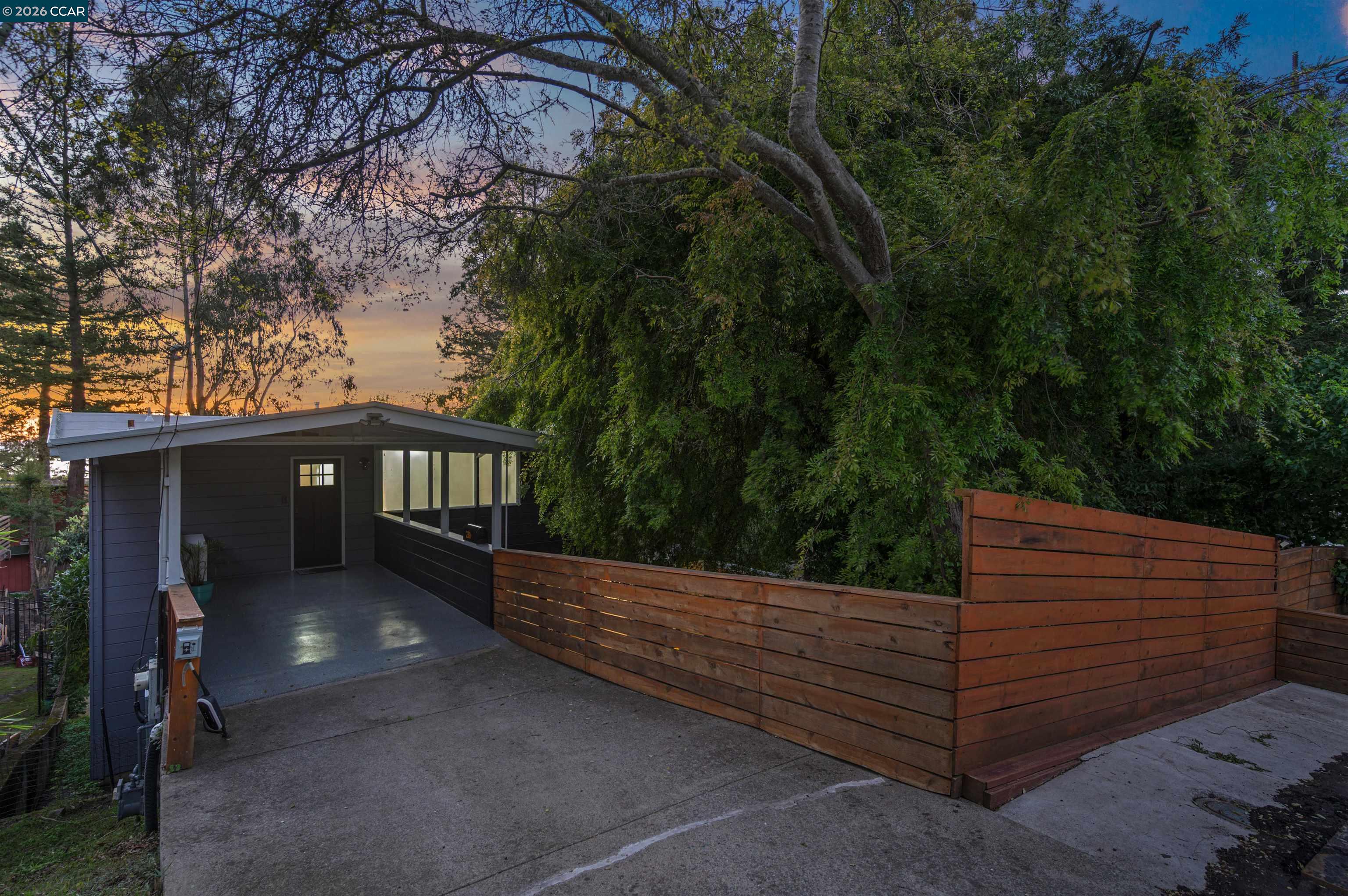 230 Fairlawn Dr