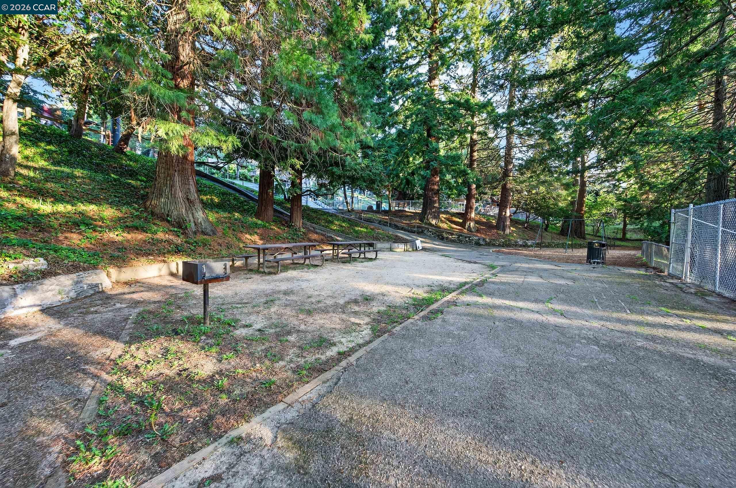 230 Fairlawn Dr