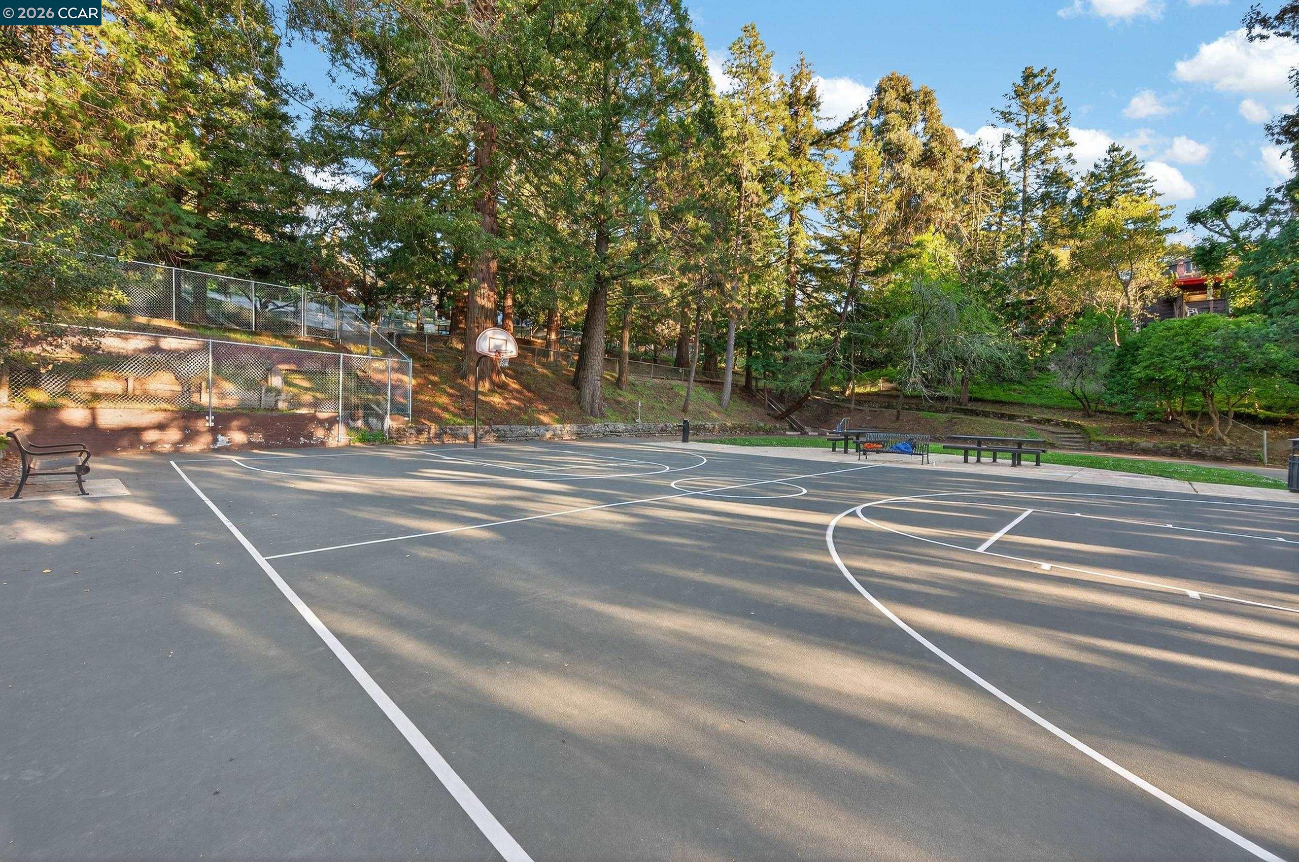 230 Fairlawn Dr