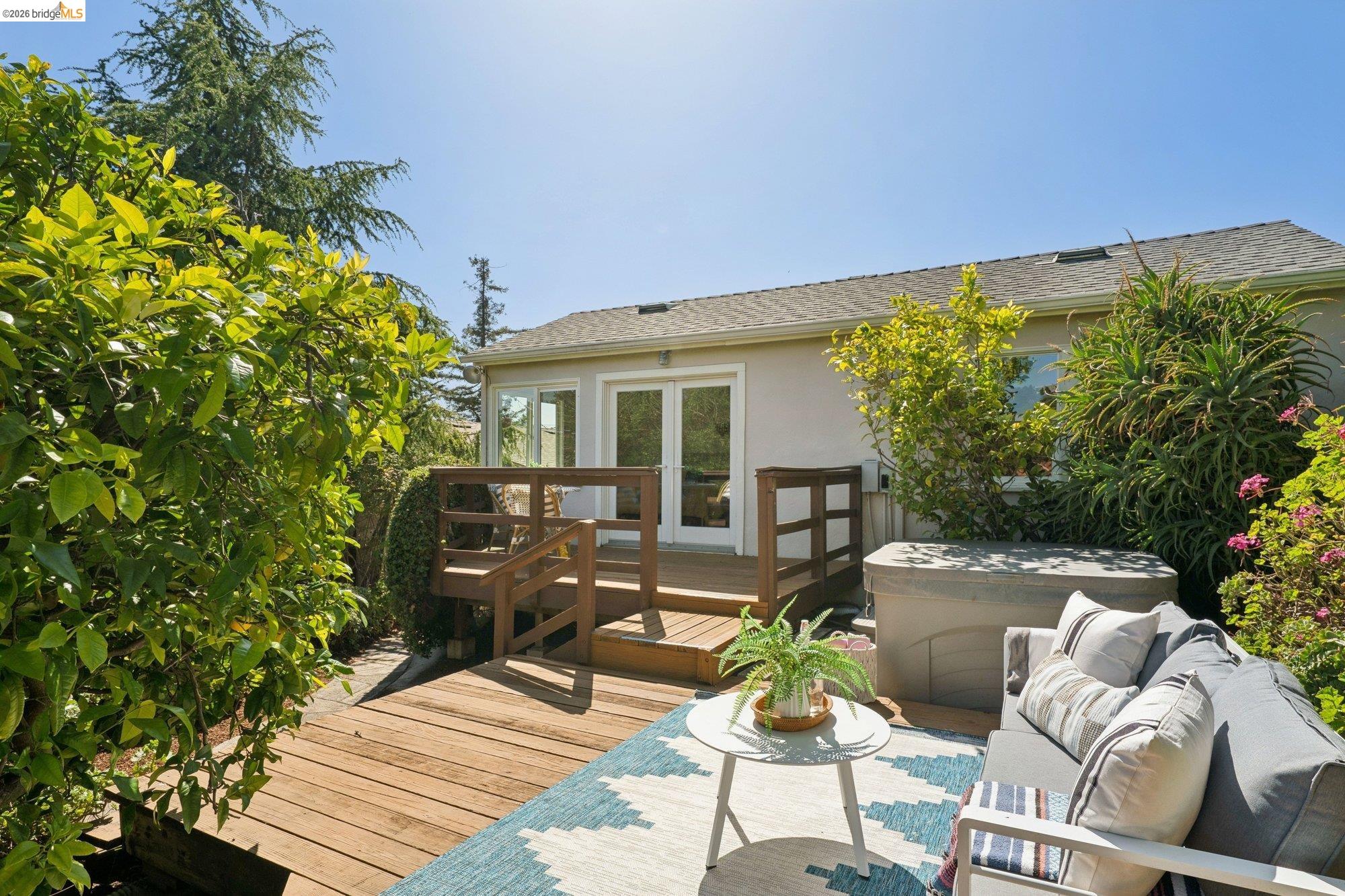 4282 Fruitvale Ave