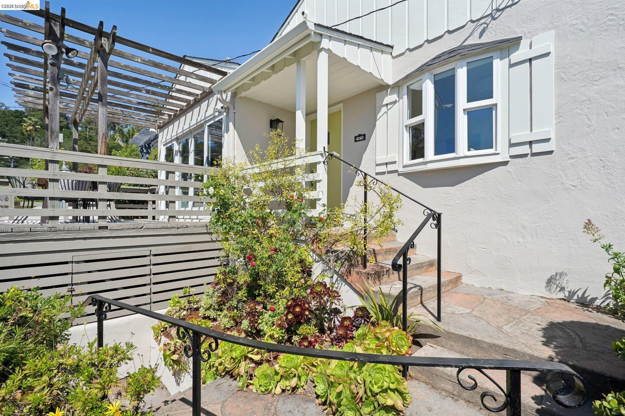 4282 Fruitvale Ave