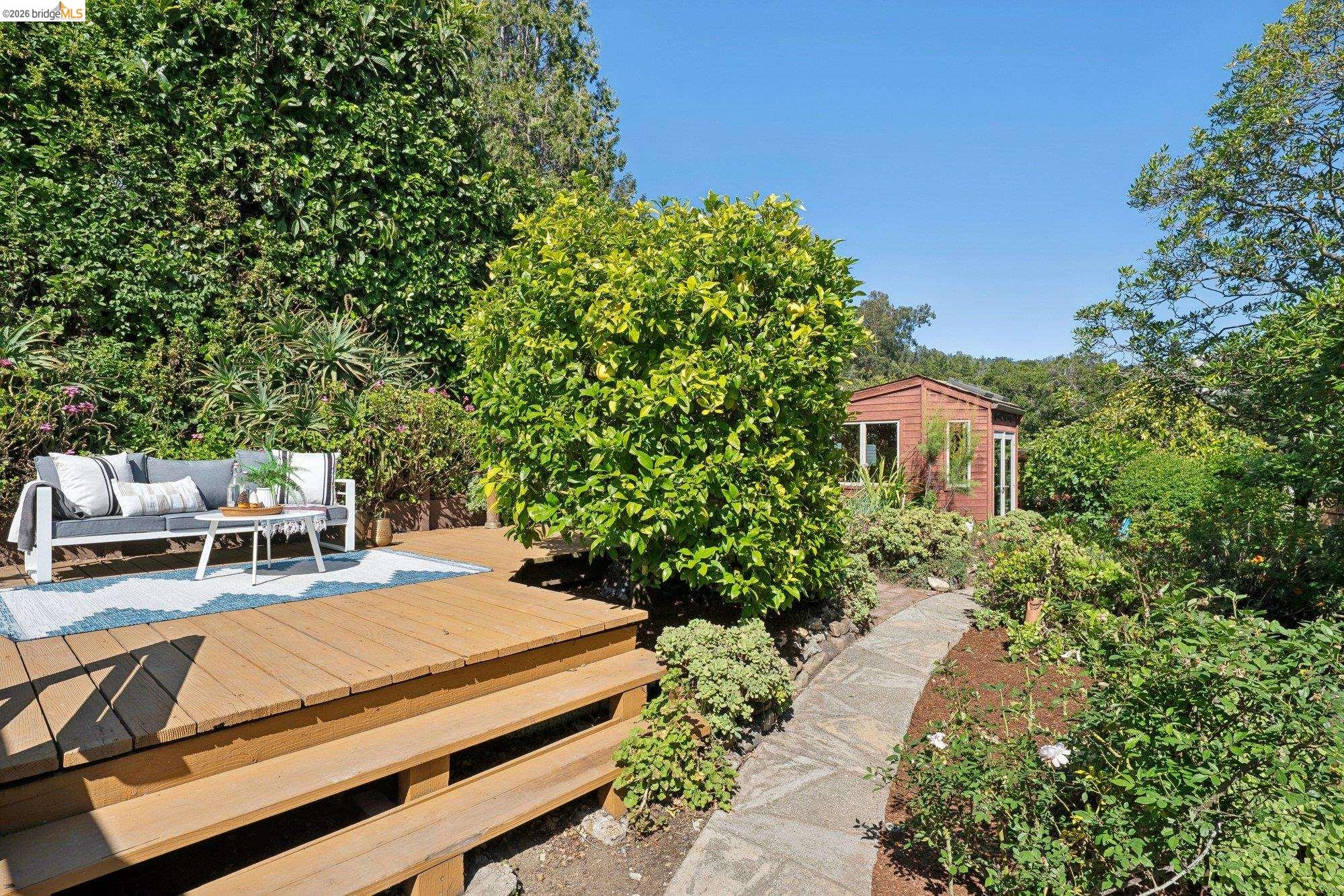 4282 Fruitvale Ave