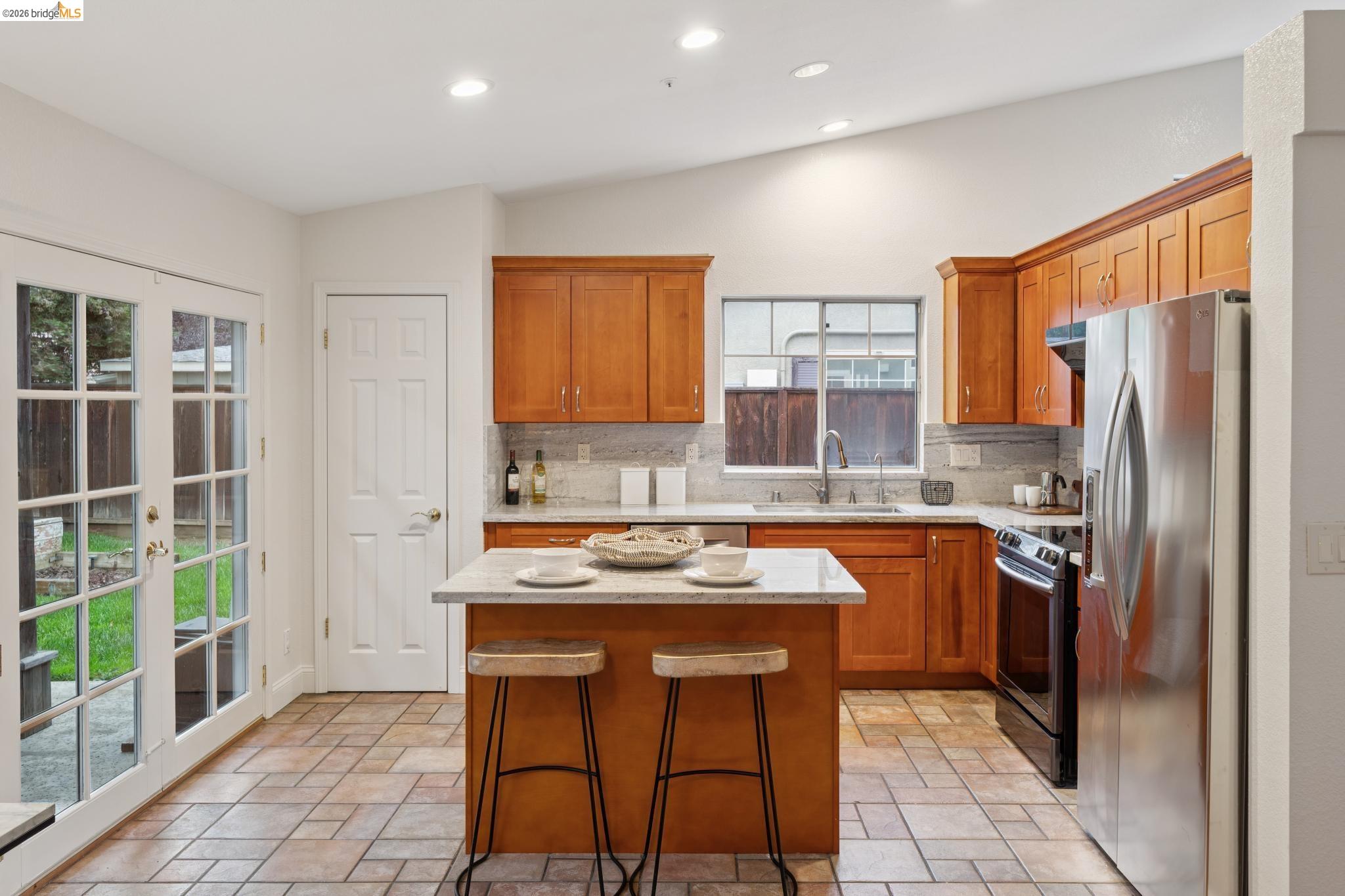 1130 Meadow Dr