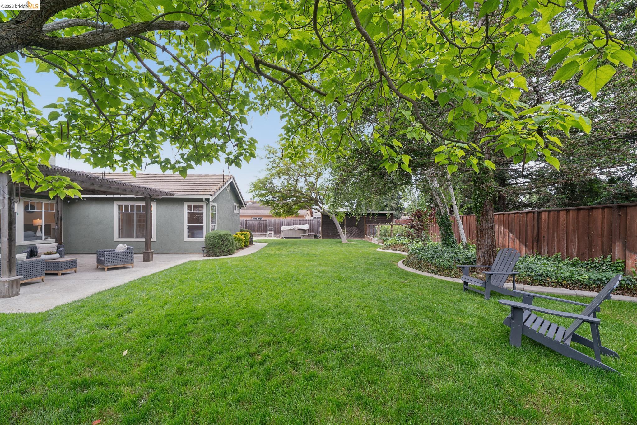 1130 Meadow Dr