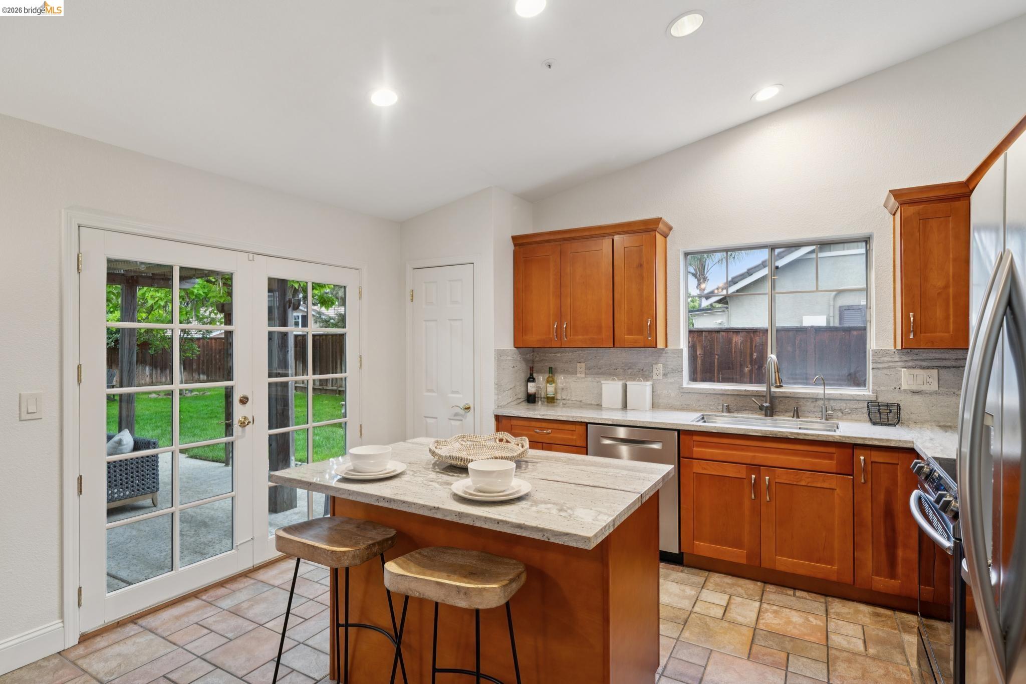 1130 Meadow Dr